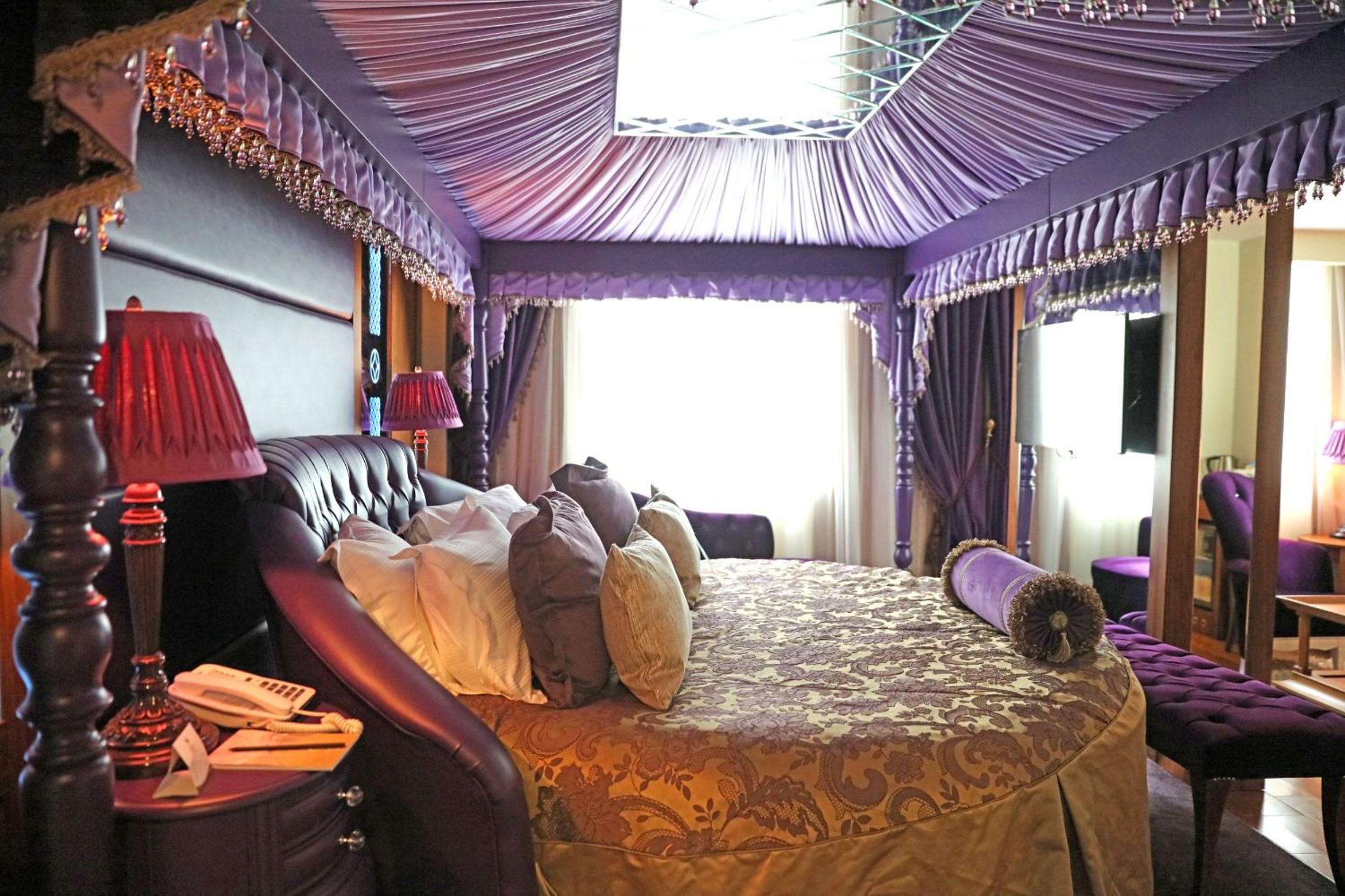 Honeymoon Suite photo 2