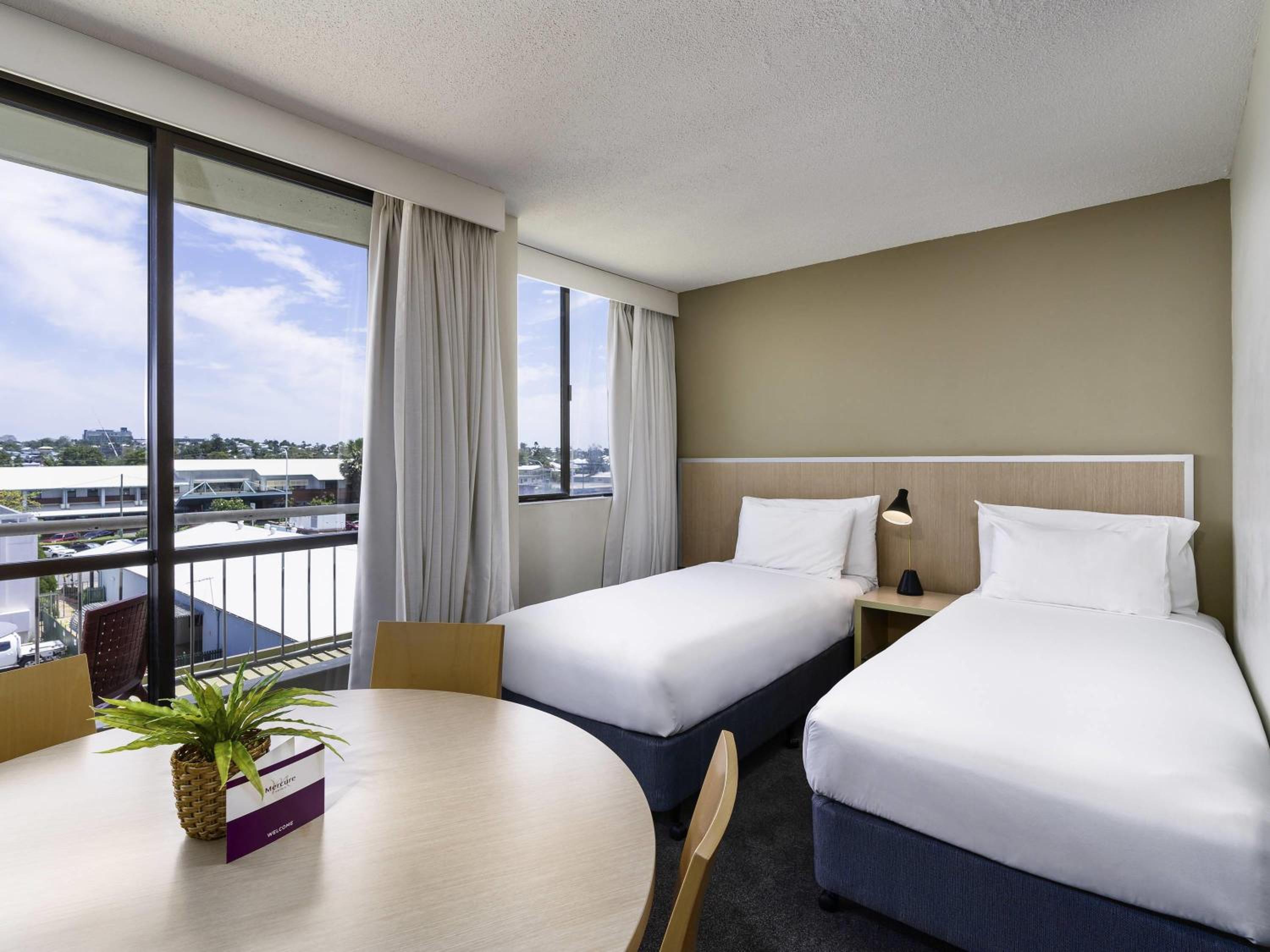 Superior Room with Two Zip Beds - City Side - Photo 3