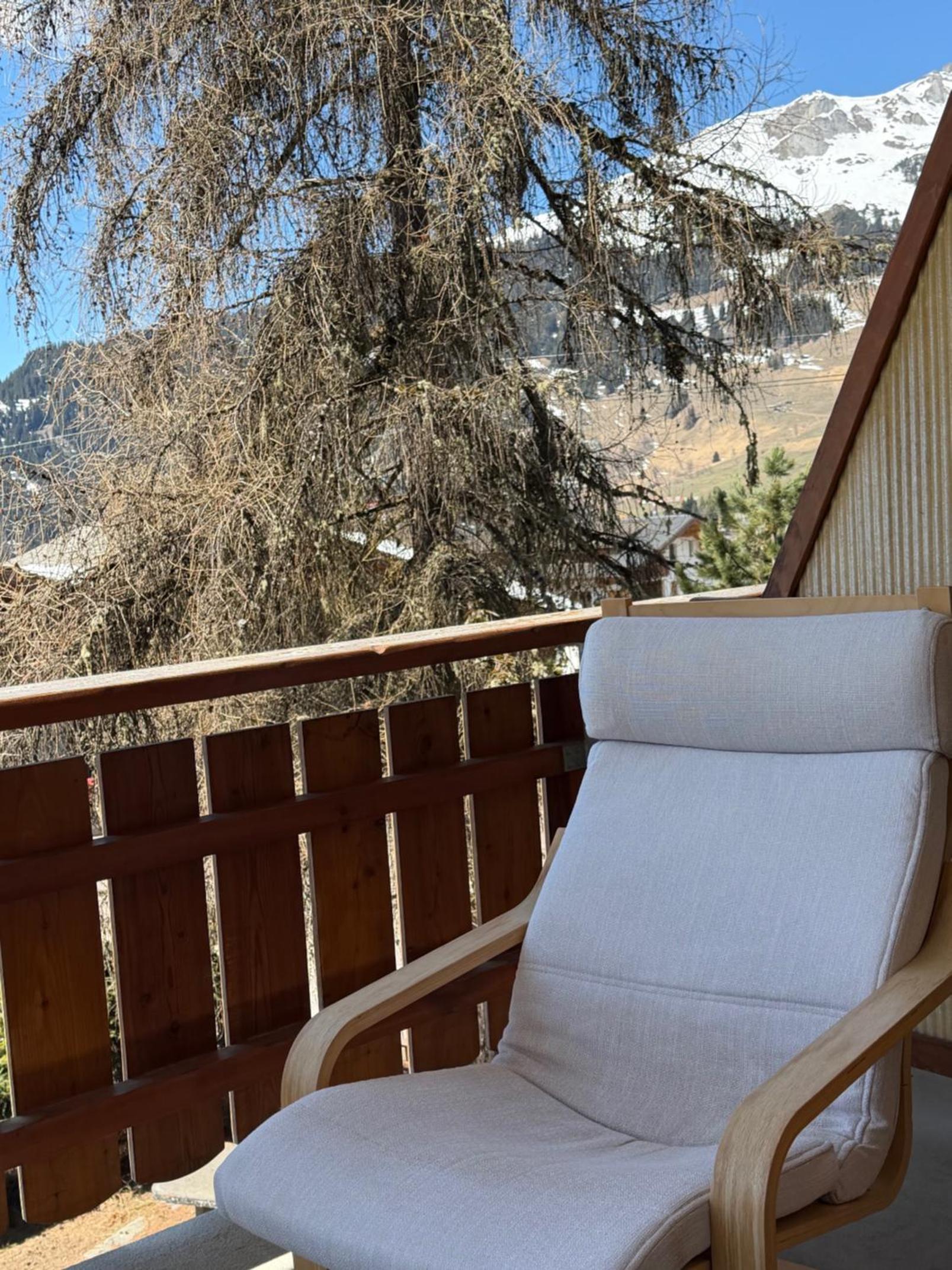 Apartment with Balcony photo 2