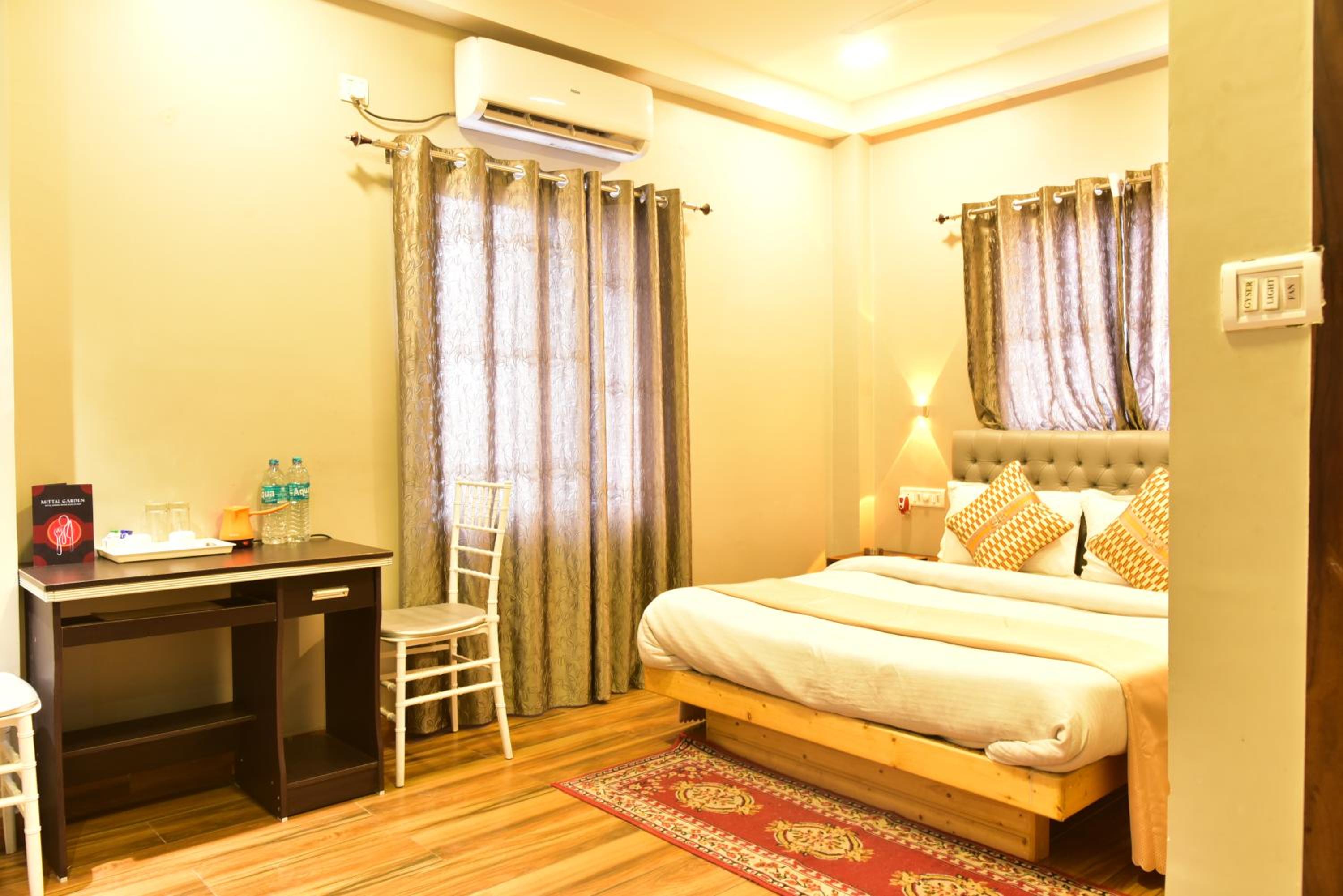Deluxe King Room photo 1