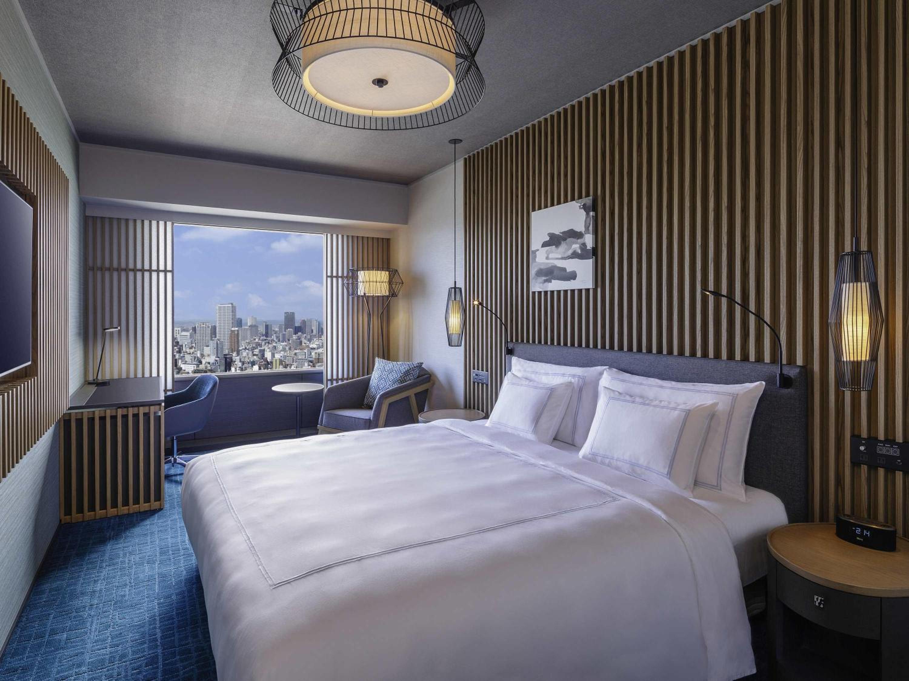 Executive King Room with Lounge Access - Photo 5