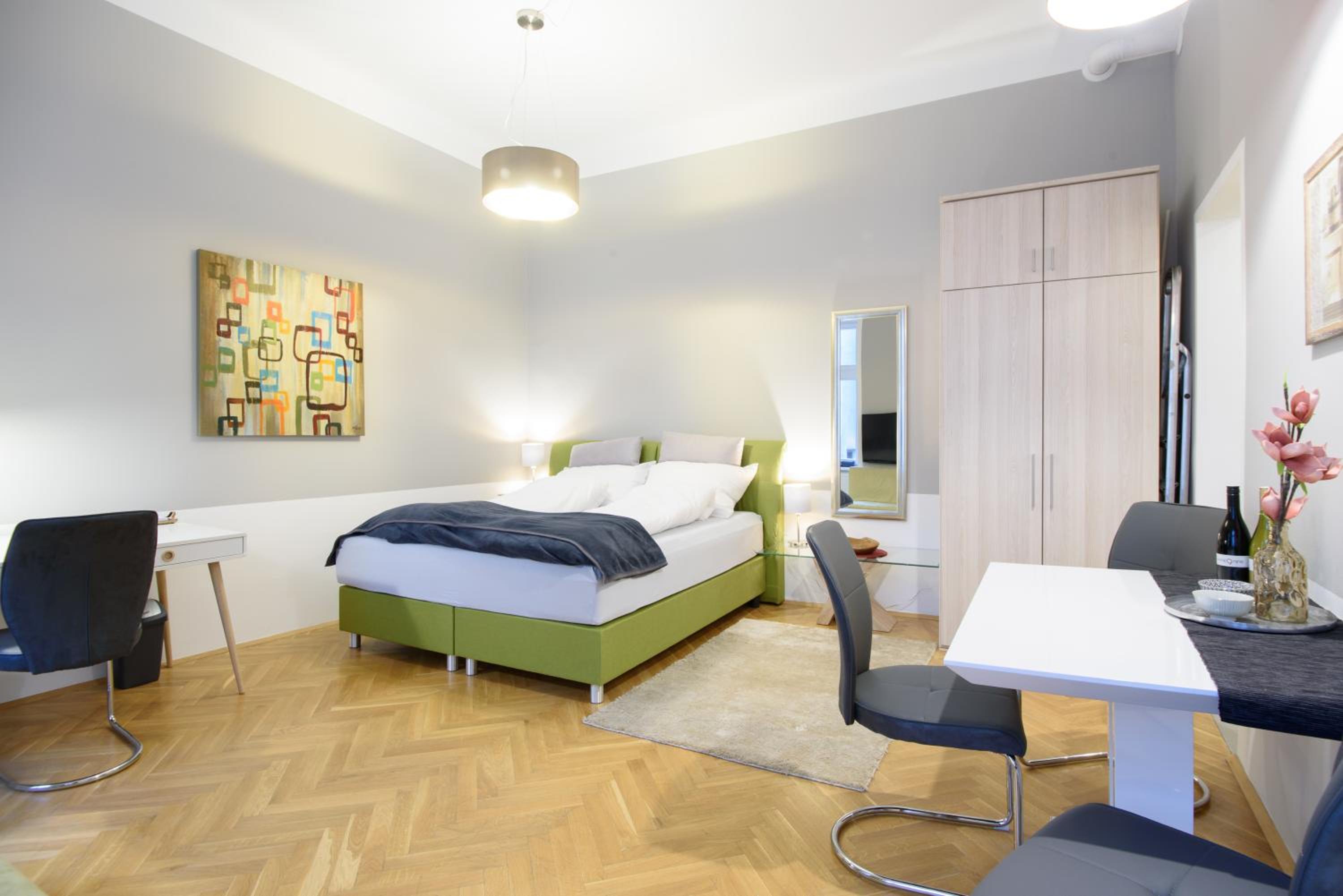 Deluxe Apartment