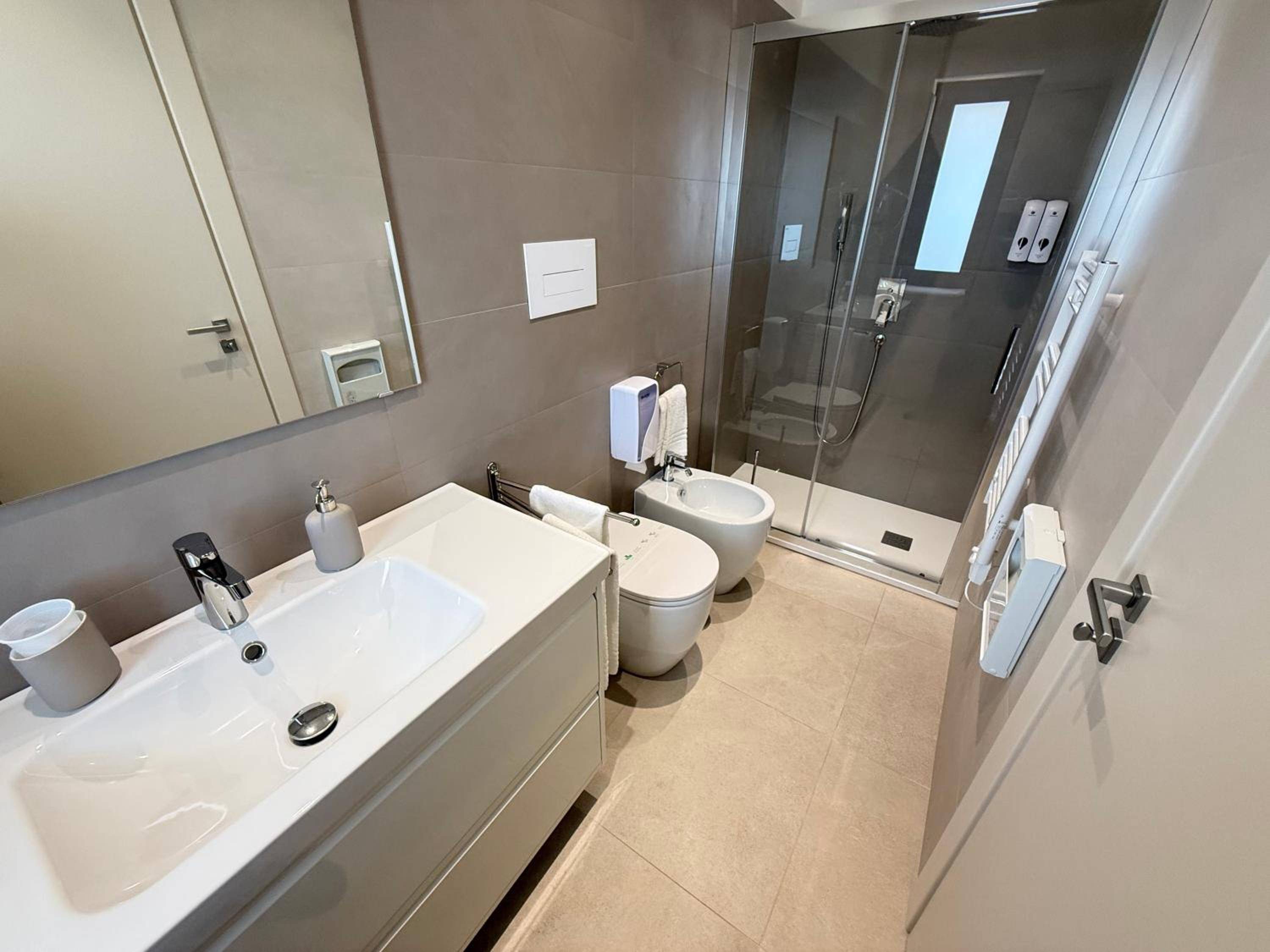 Deluxe Triple Room photo 2
