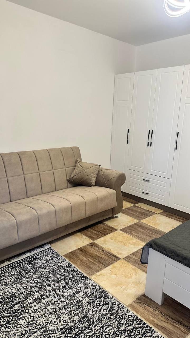 Family Room with Private Bathroom photo 3