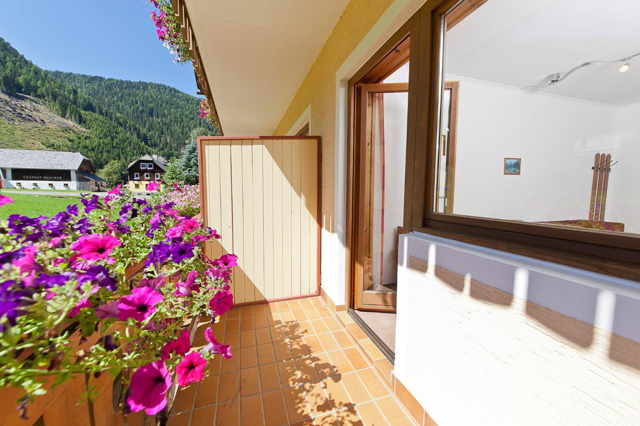 King Room with Balcony photo 3