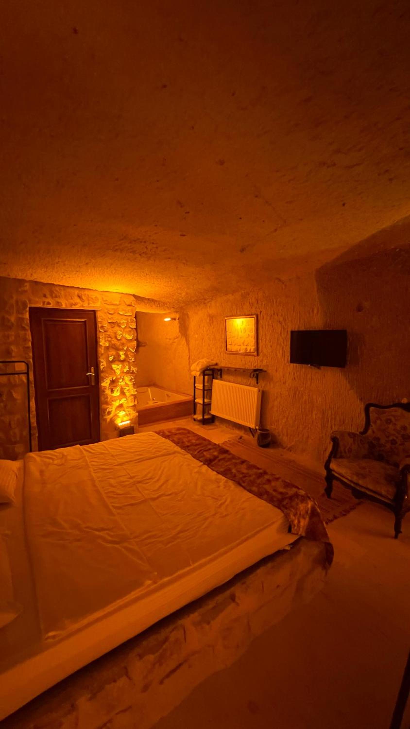 Deluxe King Room photo 2