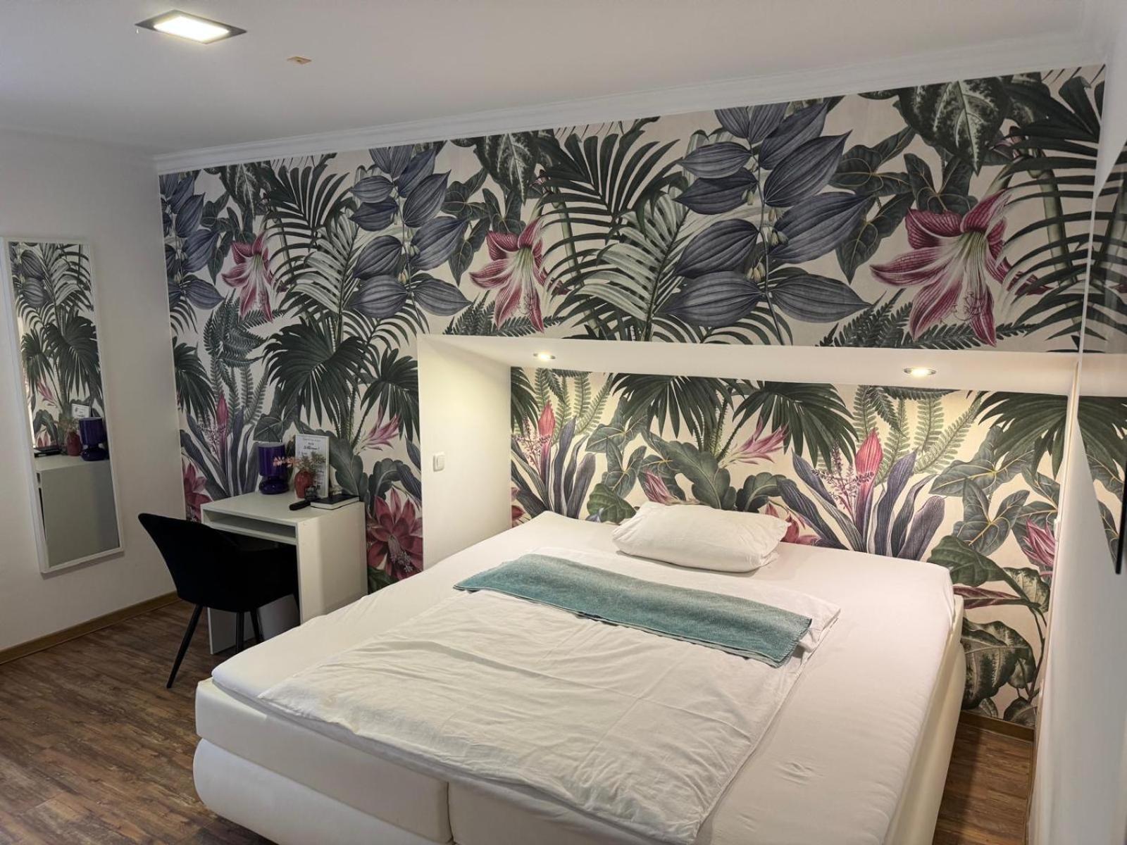 Standard Double Room - Photo 1