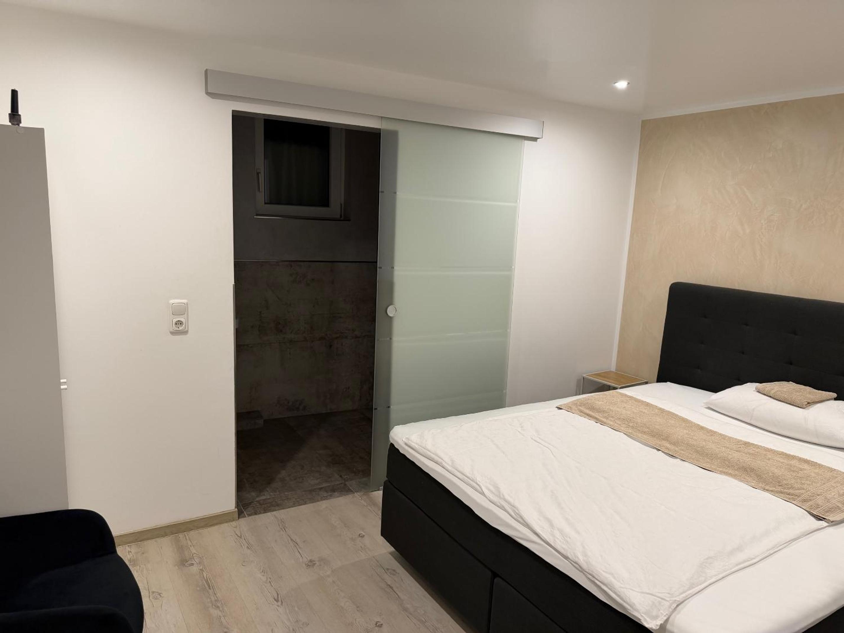 Standard Double Room - Photo 3