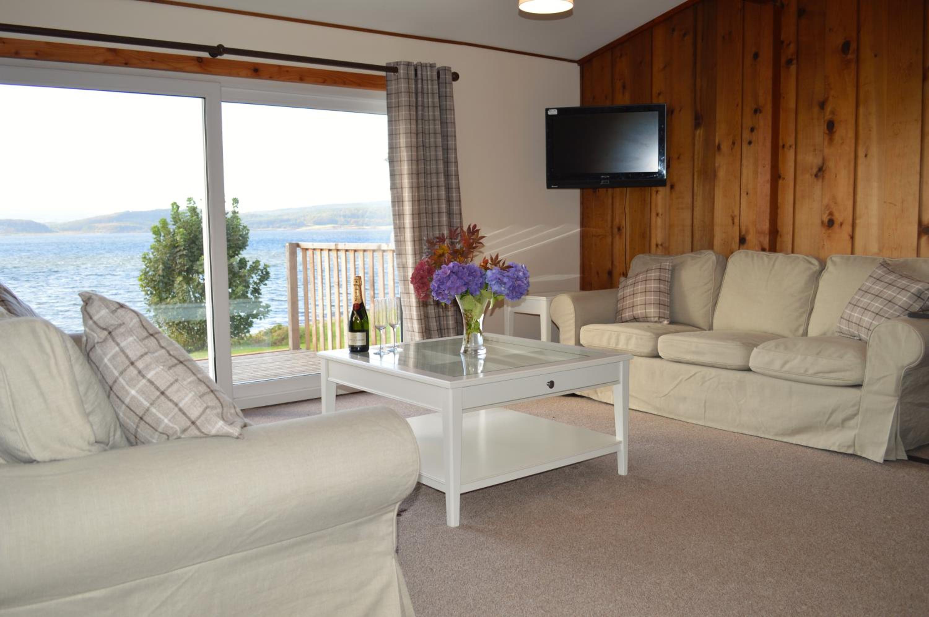 Three-Bedroom Chalet photo 1