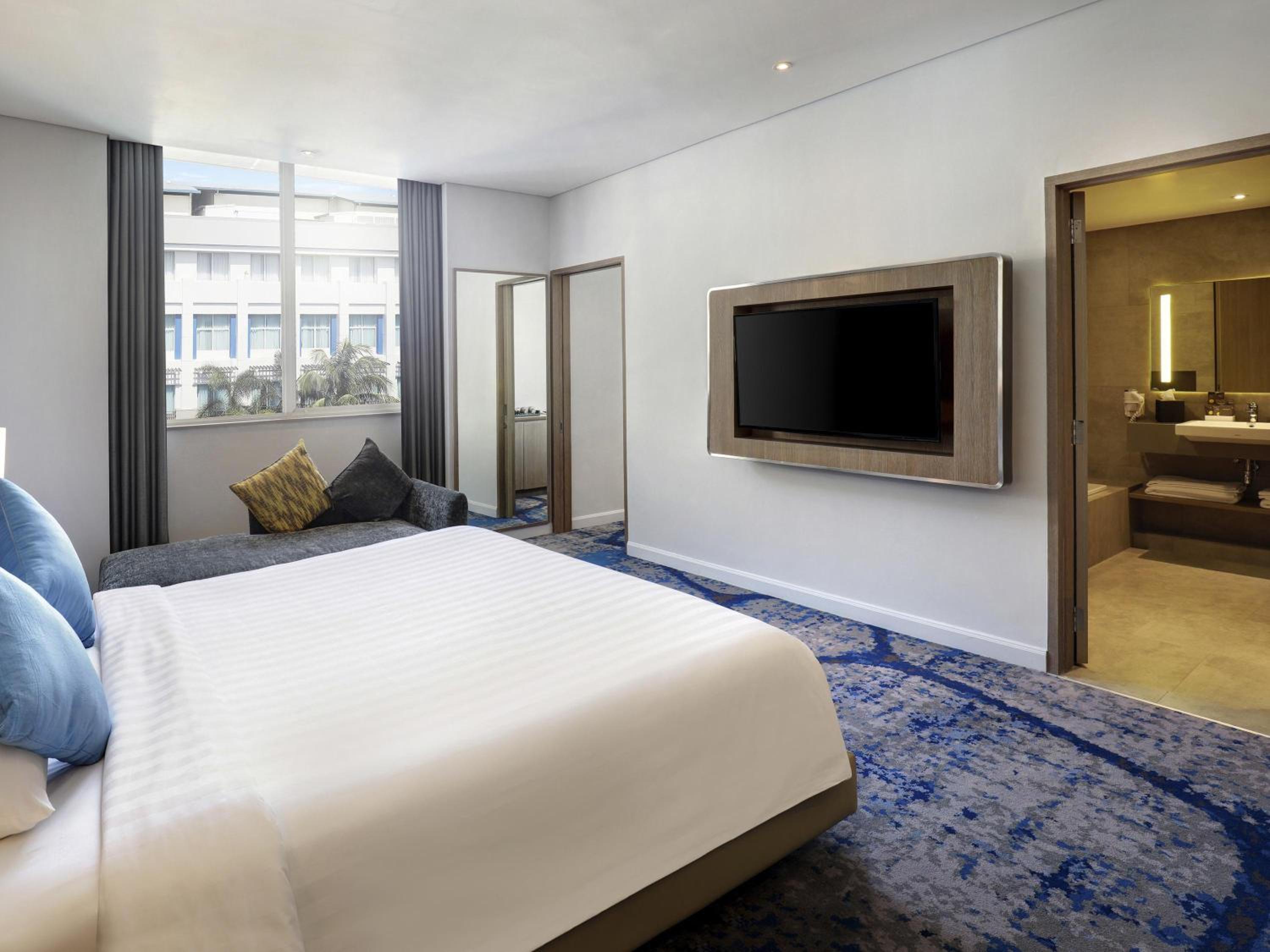 Junior Premier Suite - Photo 1