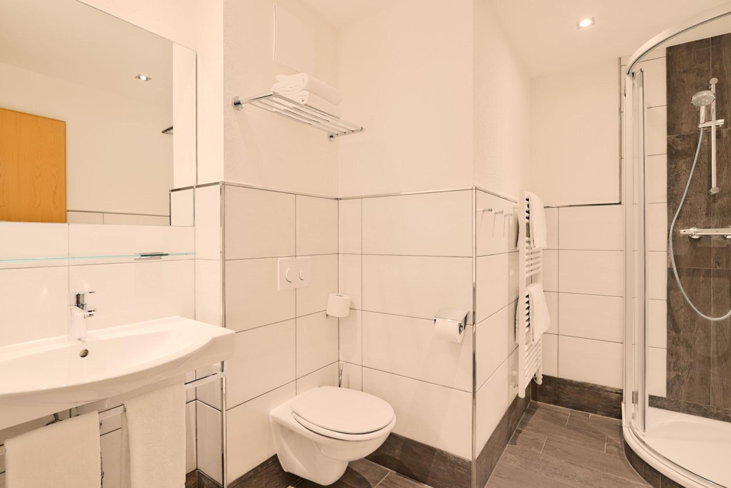 Two-Bedroom Apartment - Photo 6