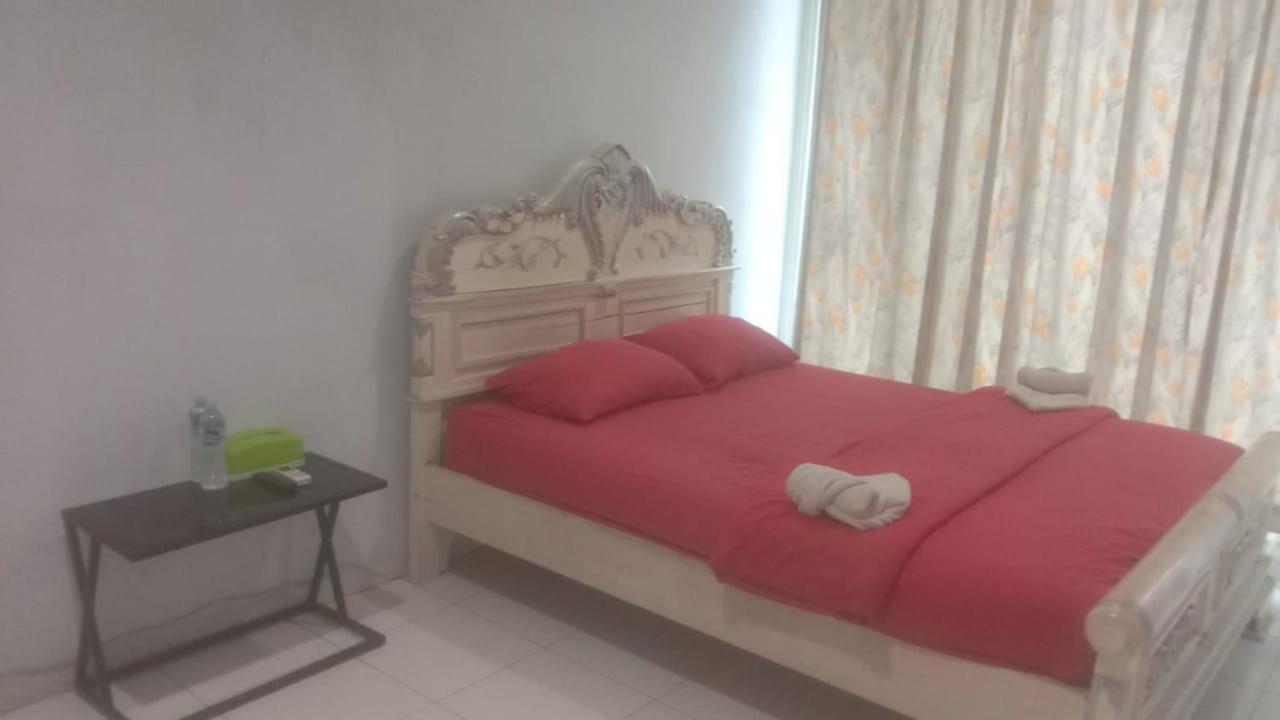 Double Room with Shared Bathroom photo 2