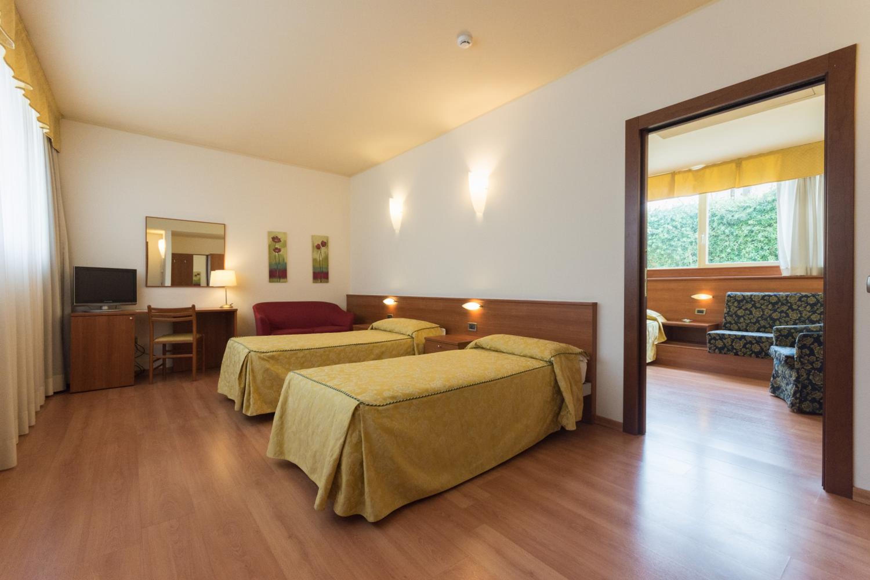 Room for 5 Guests - Photo 1