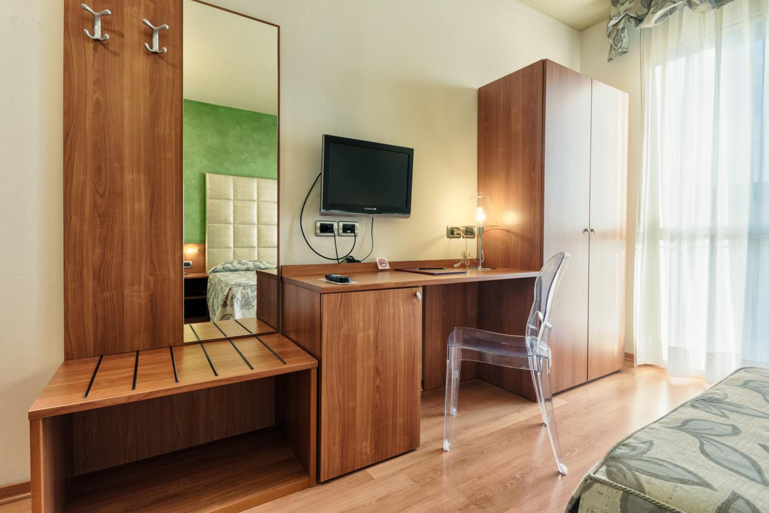 Double Room - Photo 3