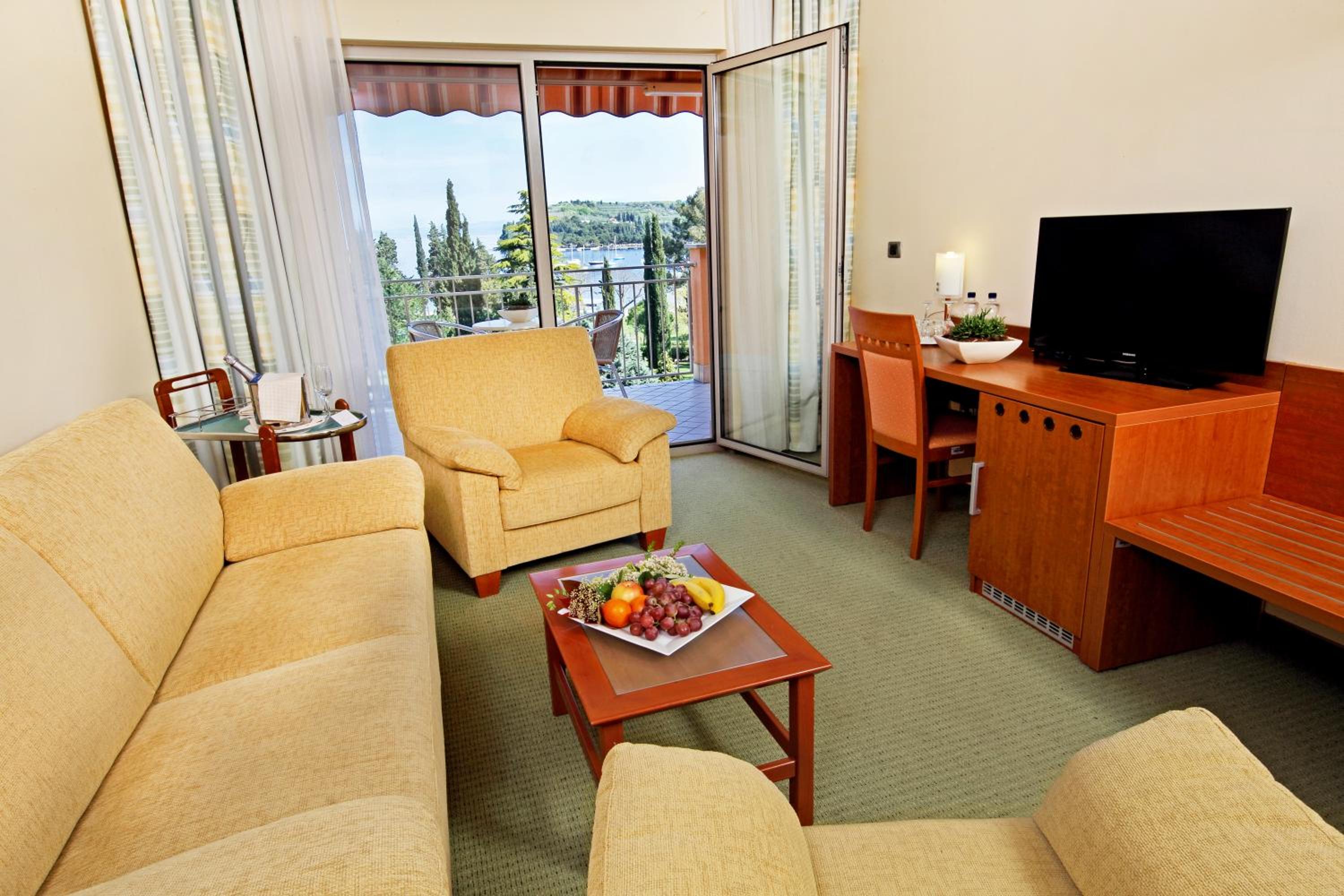 Superior Bioenergetic Suite with Balcony - Sea Side photo 3