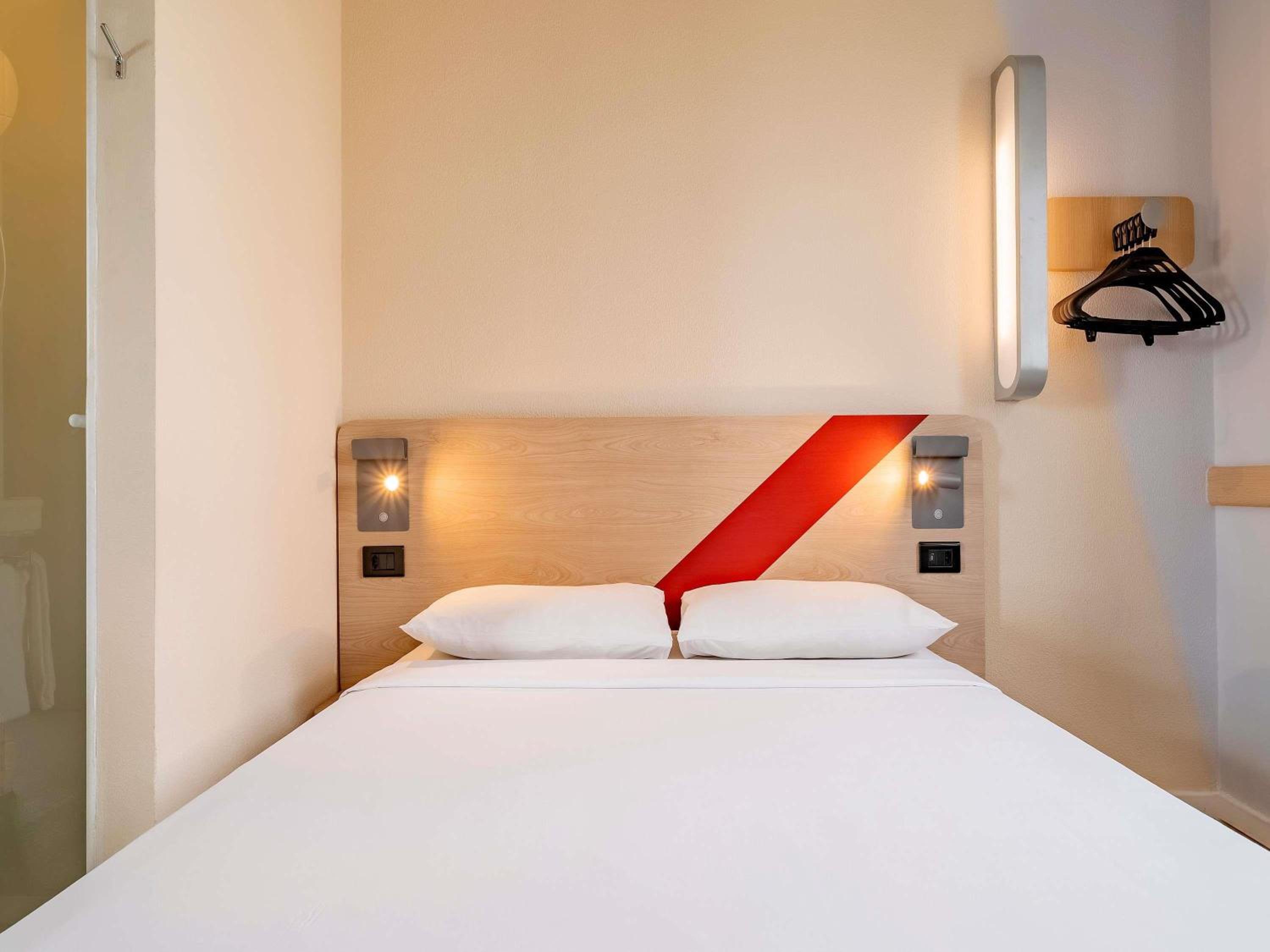 Apartment with One Double Bed