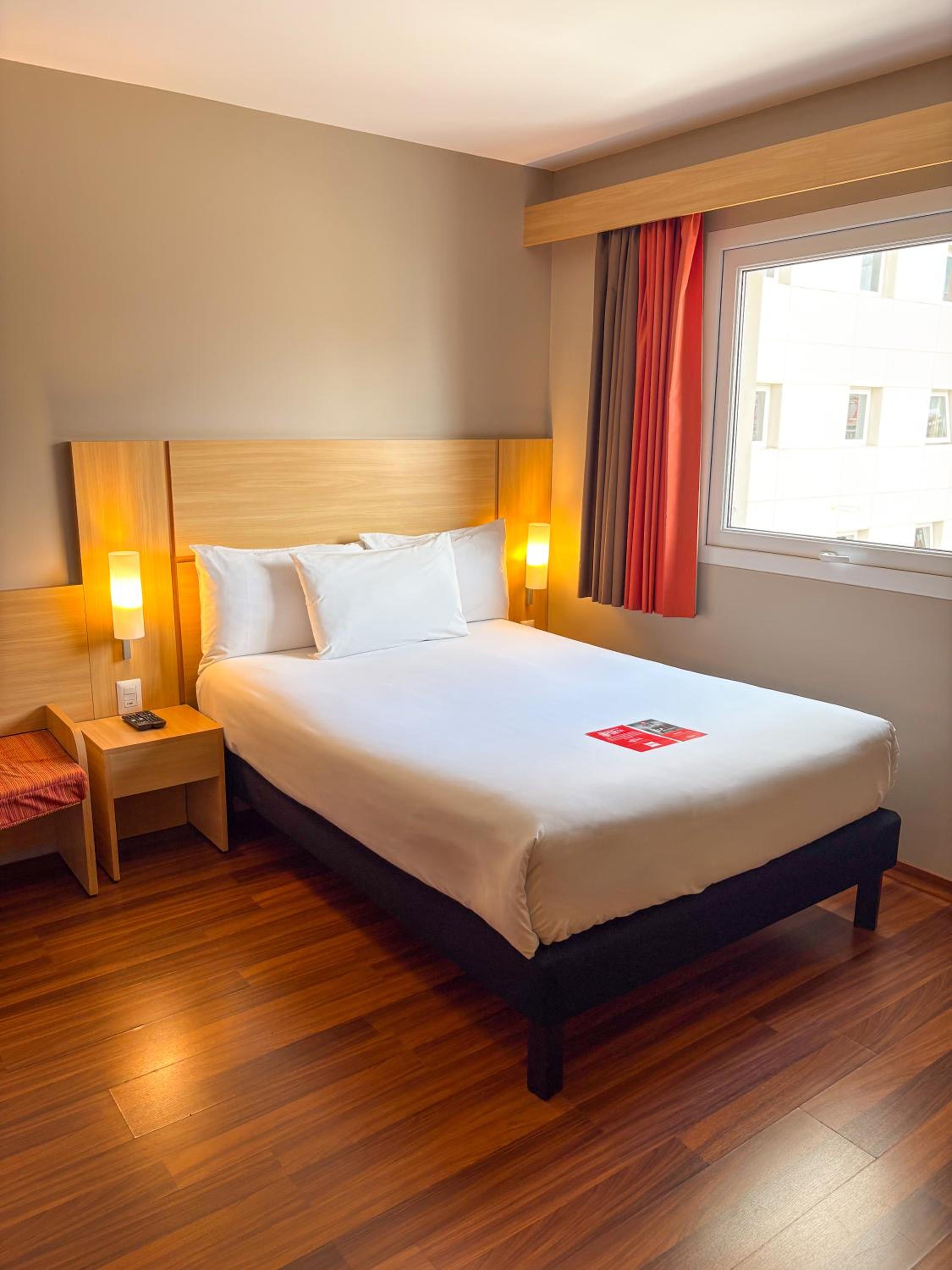 Standard Double Room - Disability Access - Photo 9