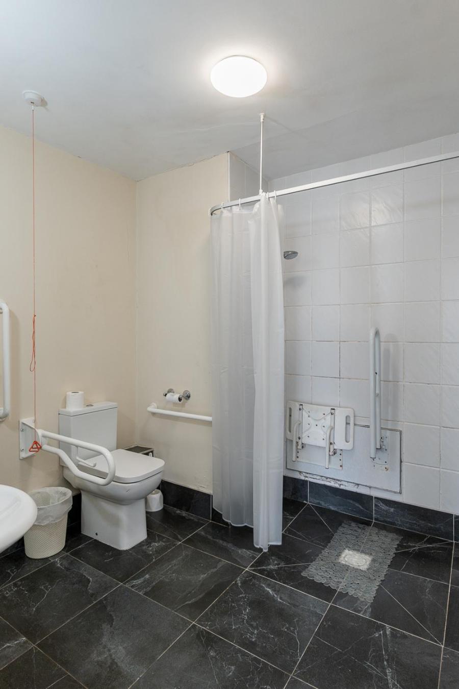 Double or Twin Room - Disability Access photo 3