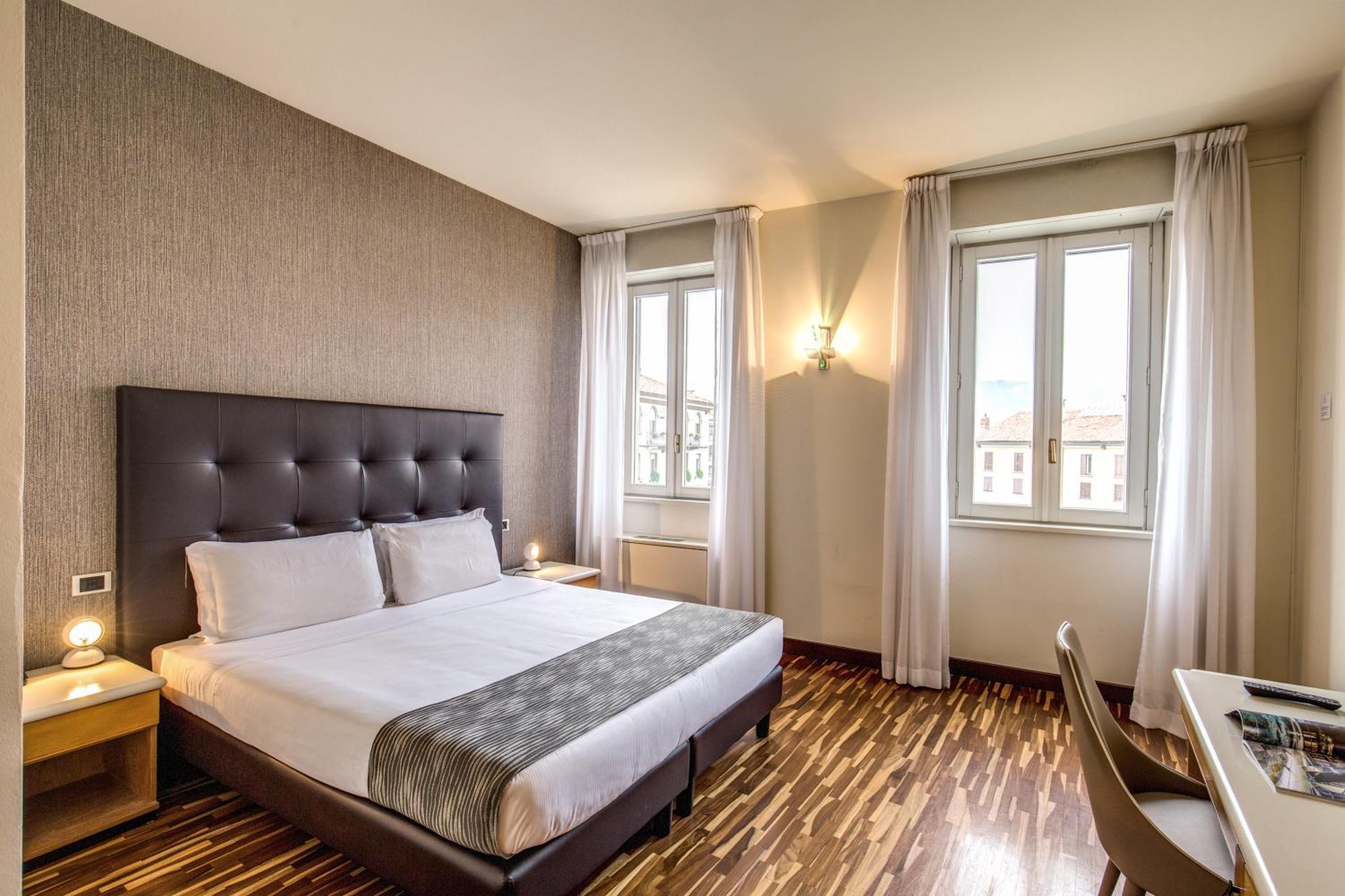 Superior Double or Twin Room photo 3