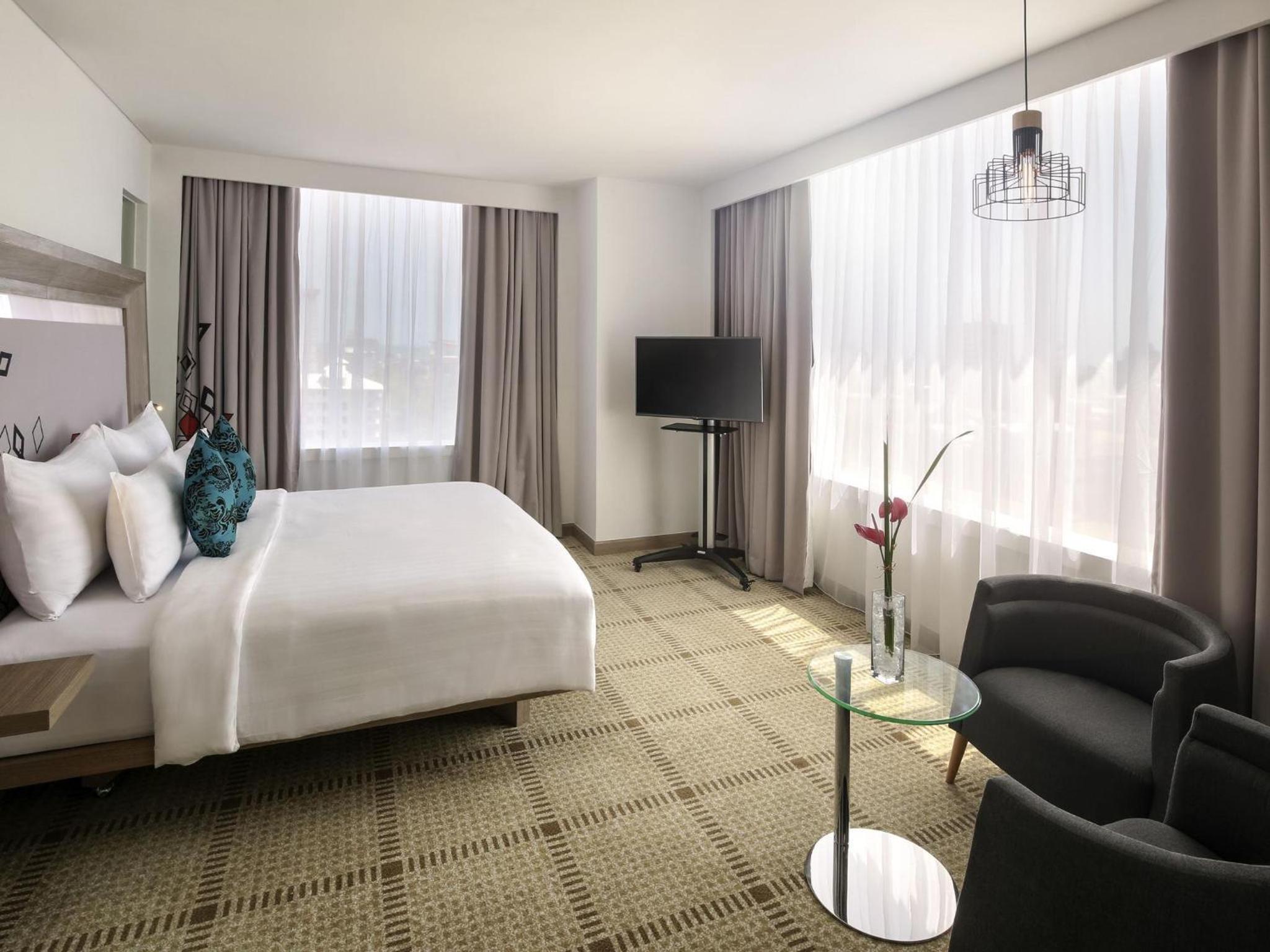 Business Suite photo 3