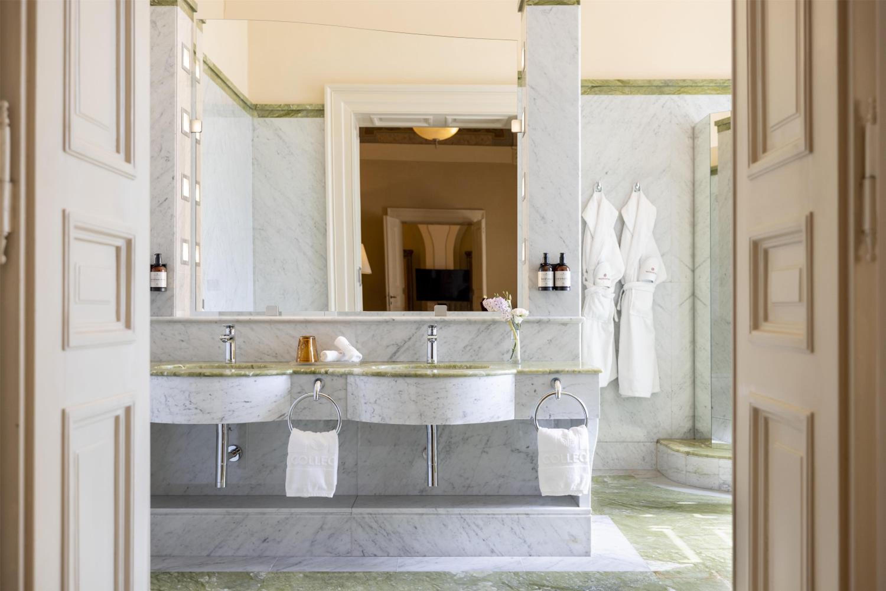Carlo IV Suite