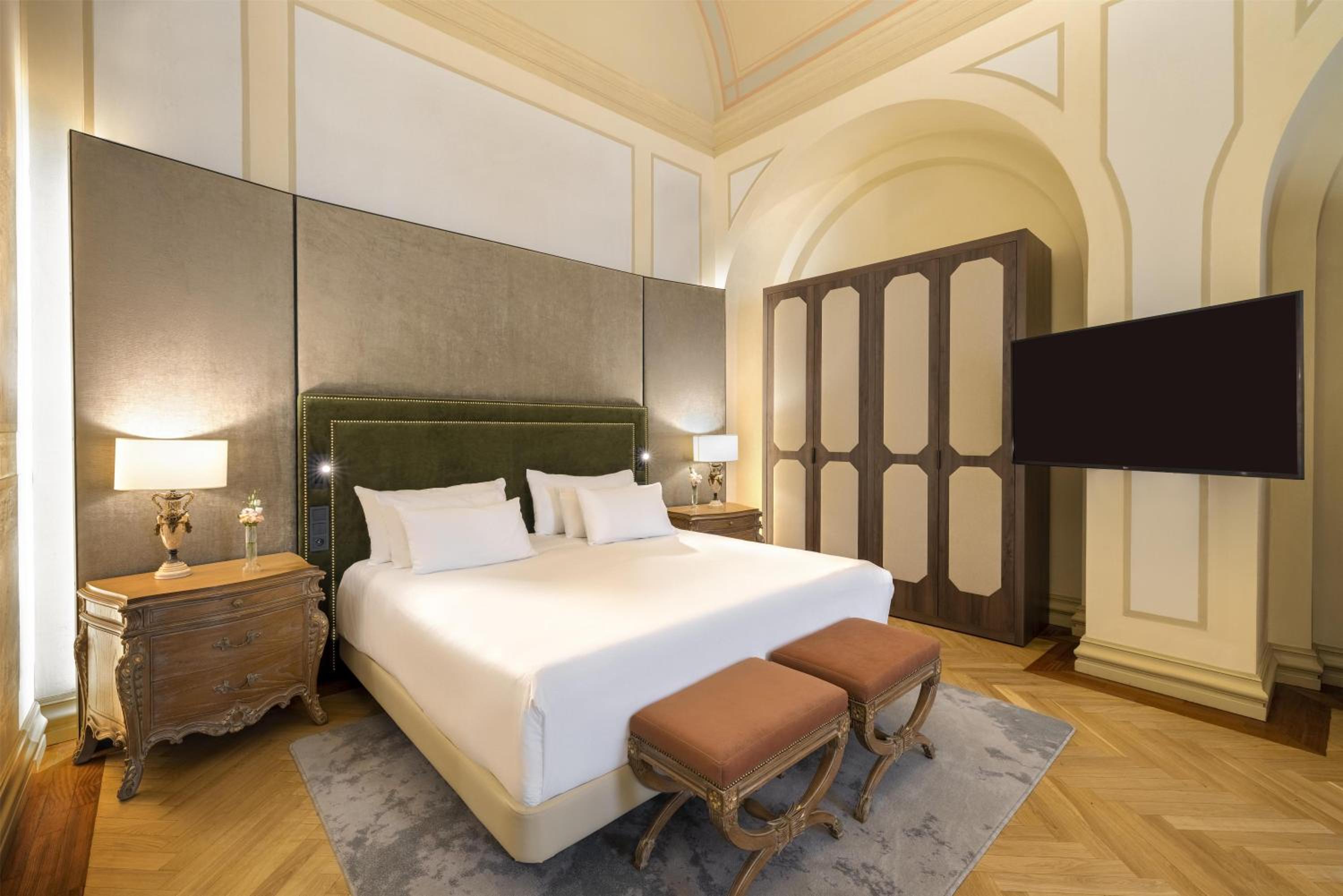 Carlo IV Suite