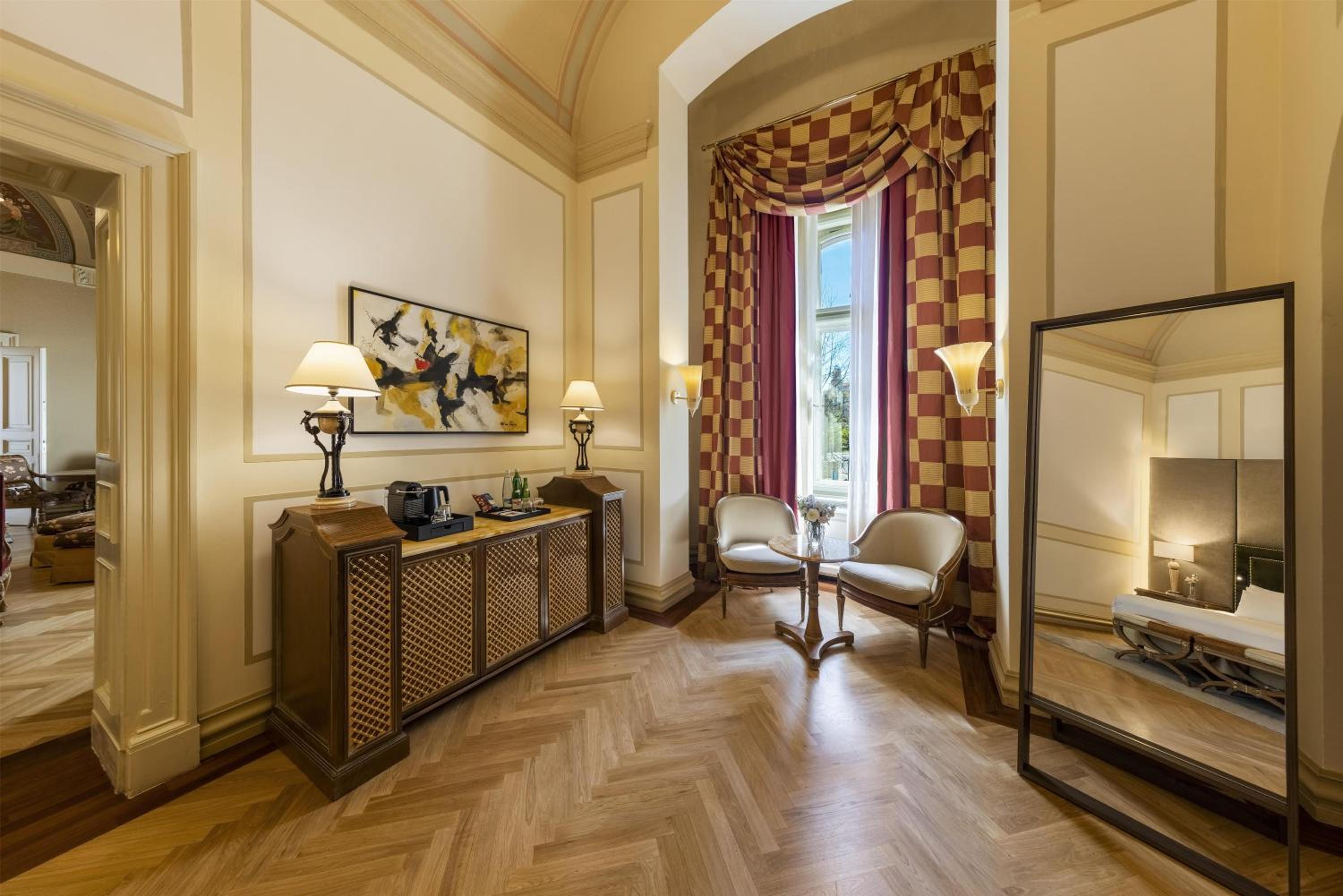 Carlo IV Suite