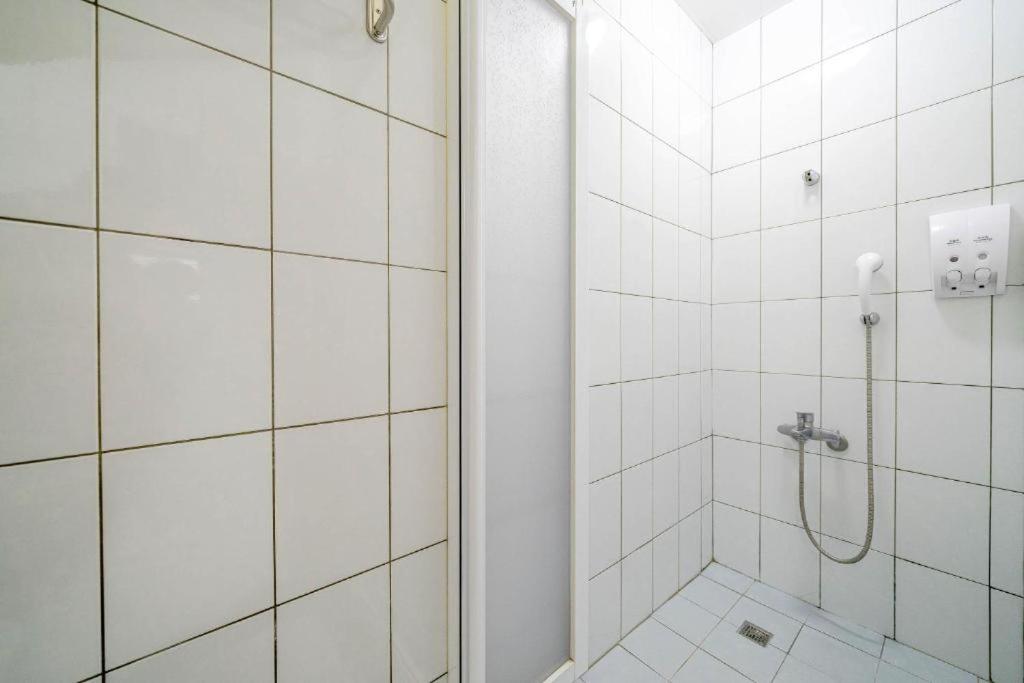 Standard Single Room with Shower photo 2