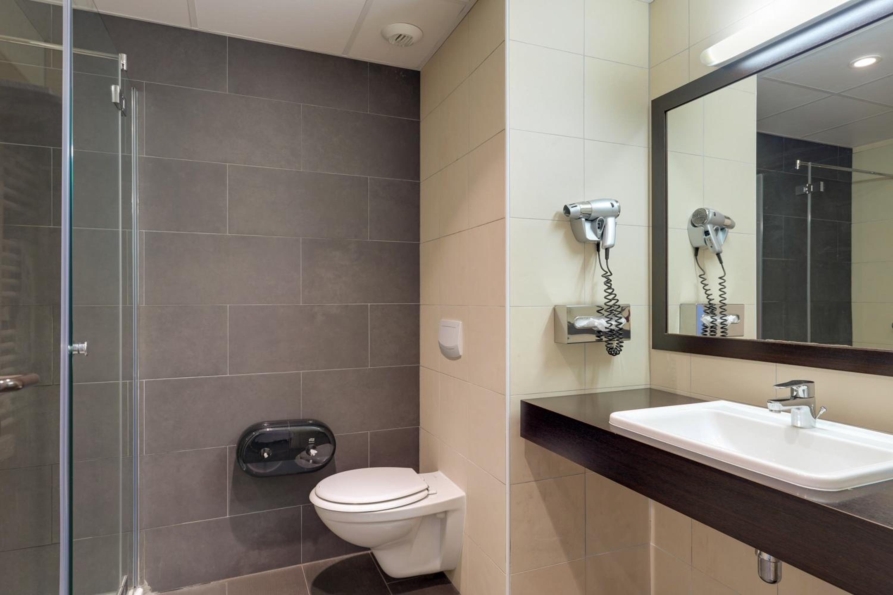 Twin Room - Photo 2