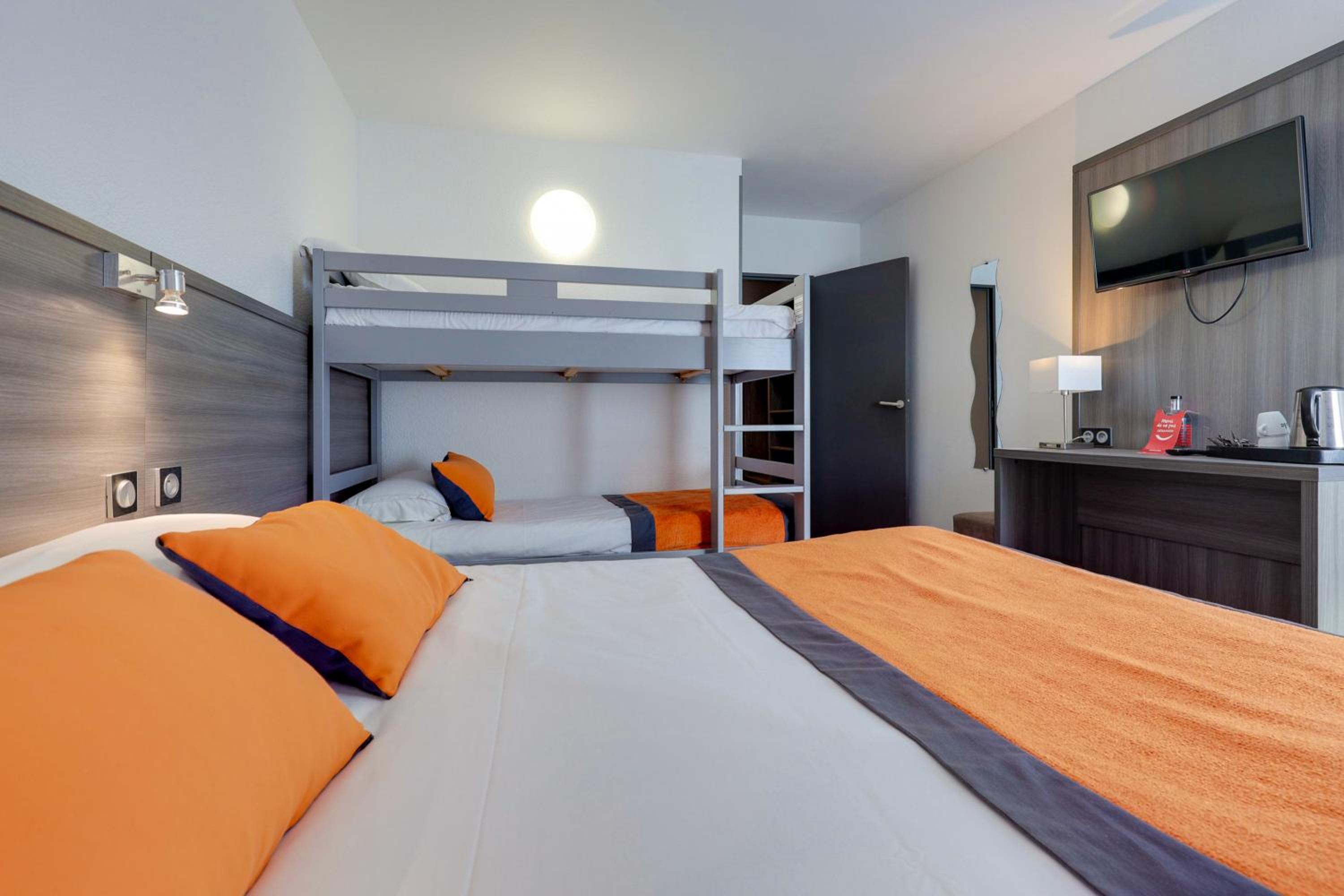 Quadruple Room - Photo 3