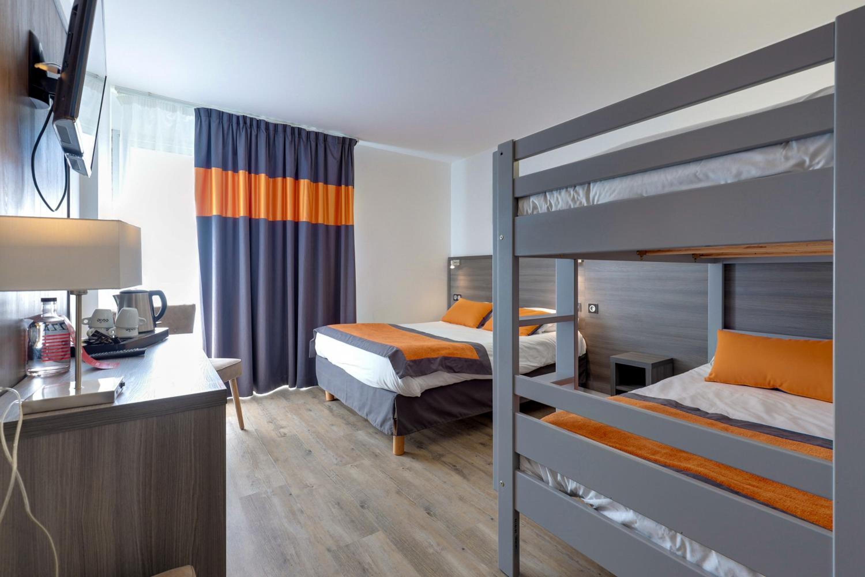 Quadruple Room - Photo 4