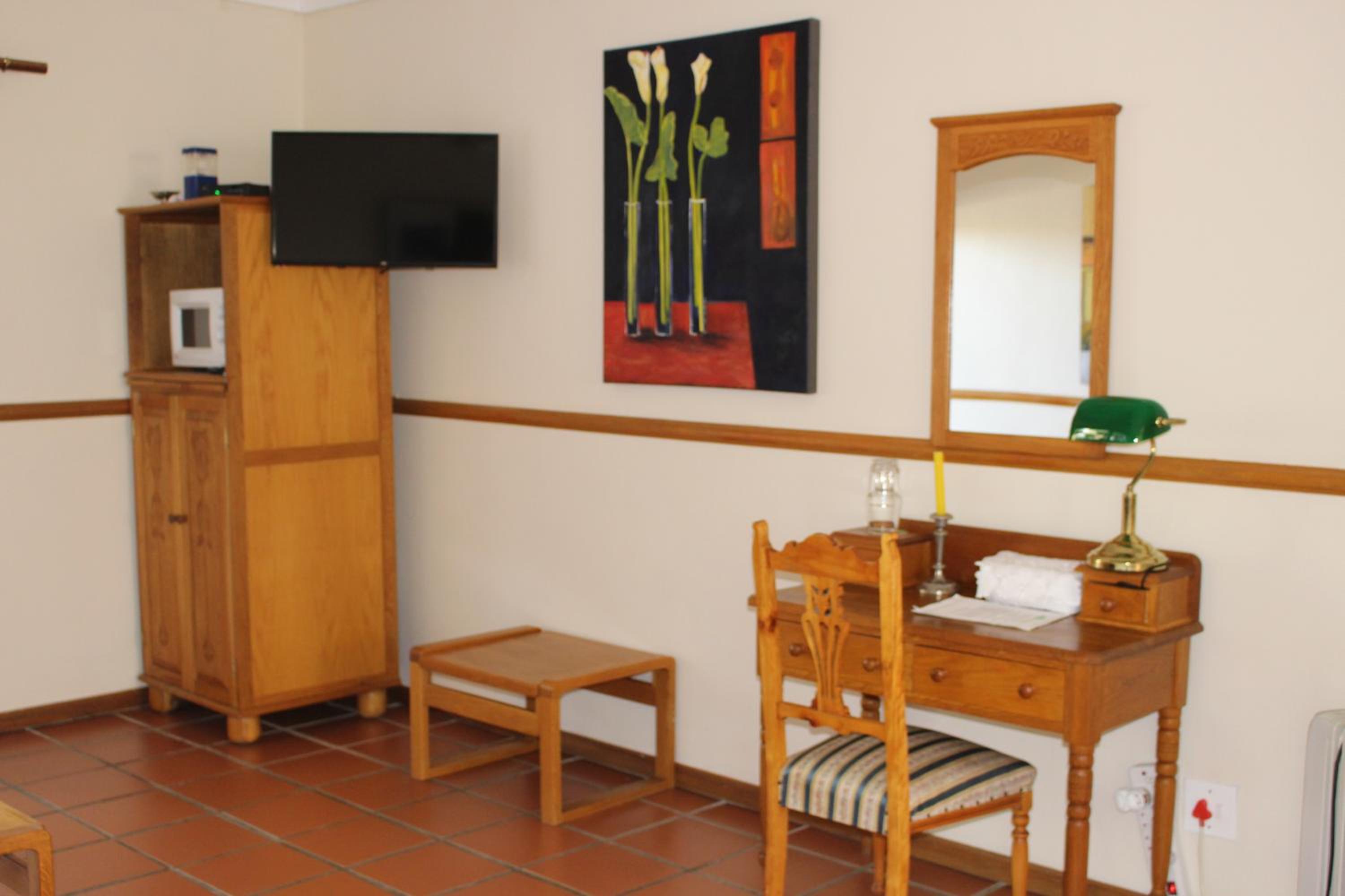 Double Room with Balcony (2 Adults + 1 Child) photo 2