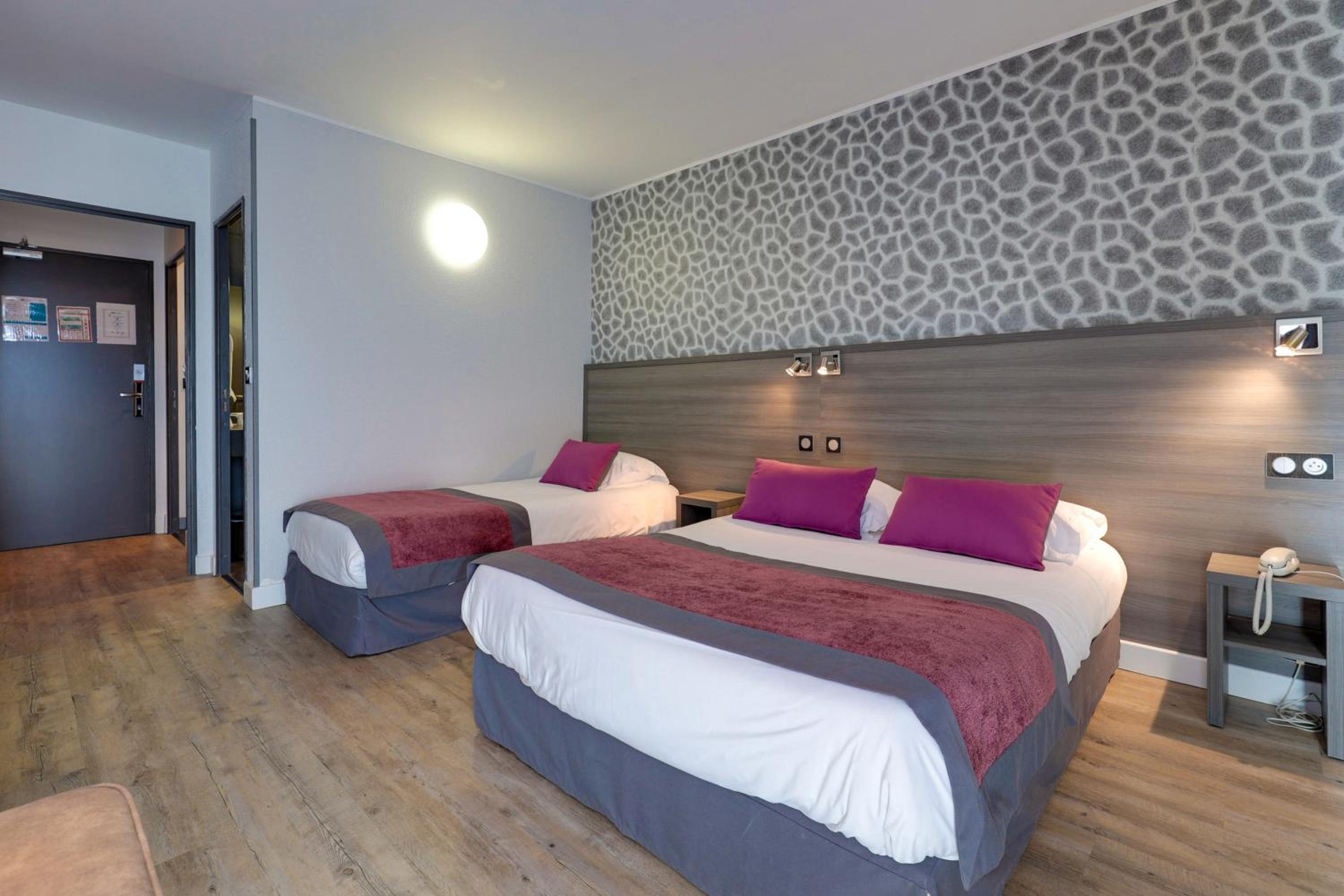 Triple Room - Photo 1