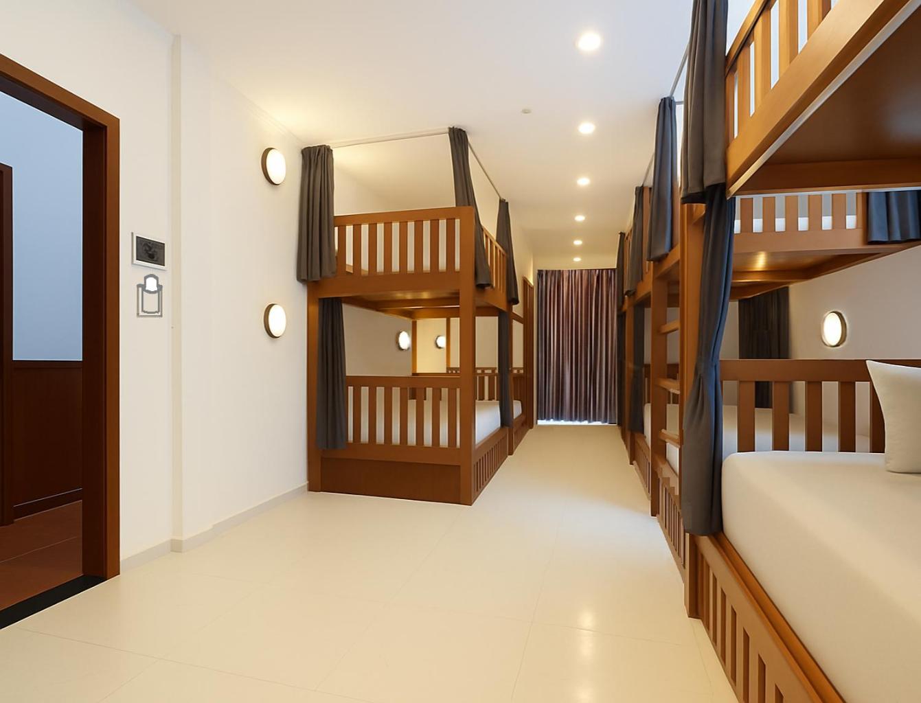 Bed in 8-Bed Dormitory Room photo 1