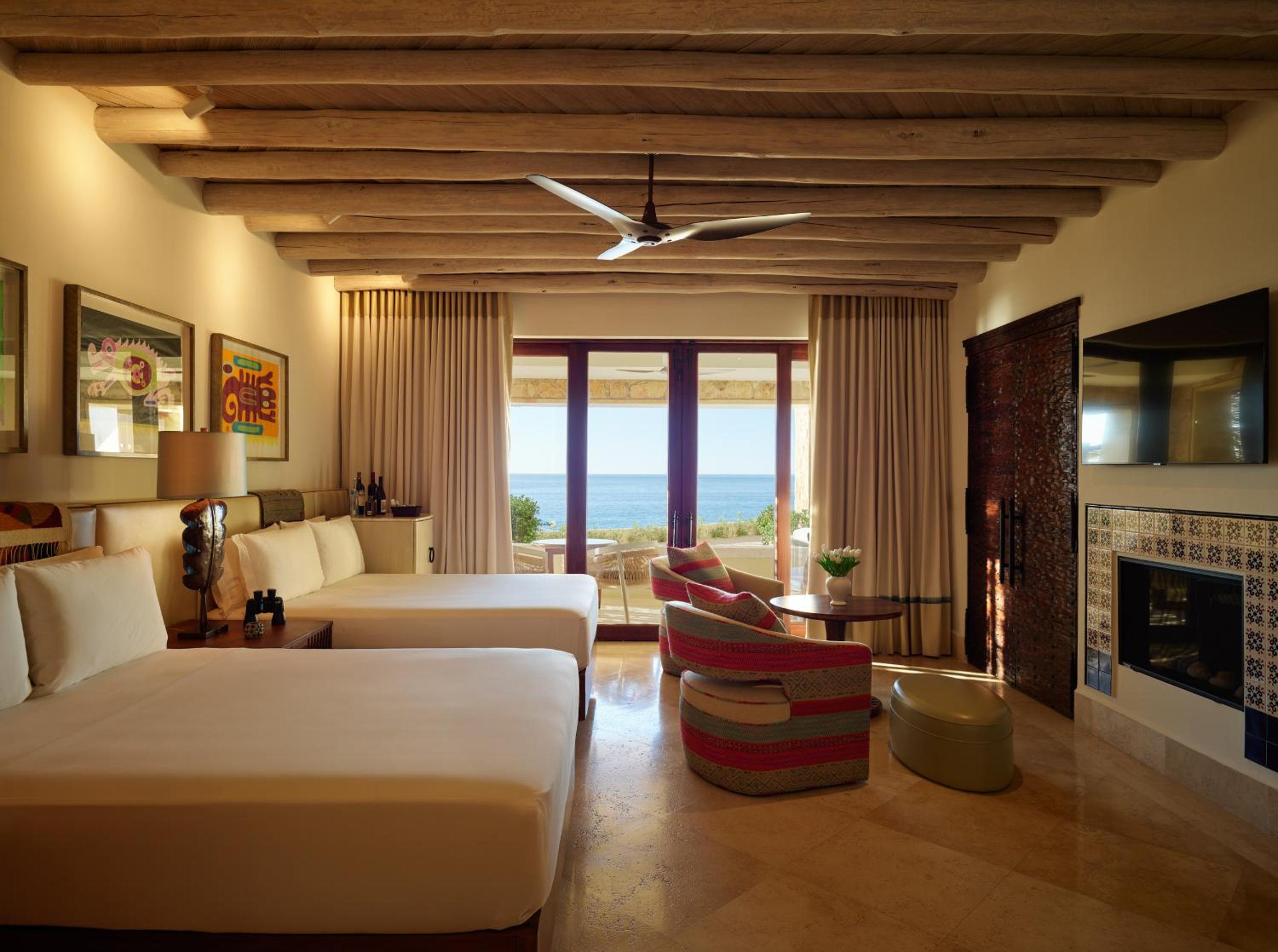 Corner Queen Room with Two Queen Beds, Ocean View and Plunge Pool - Photo 4