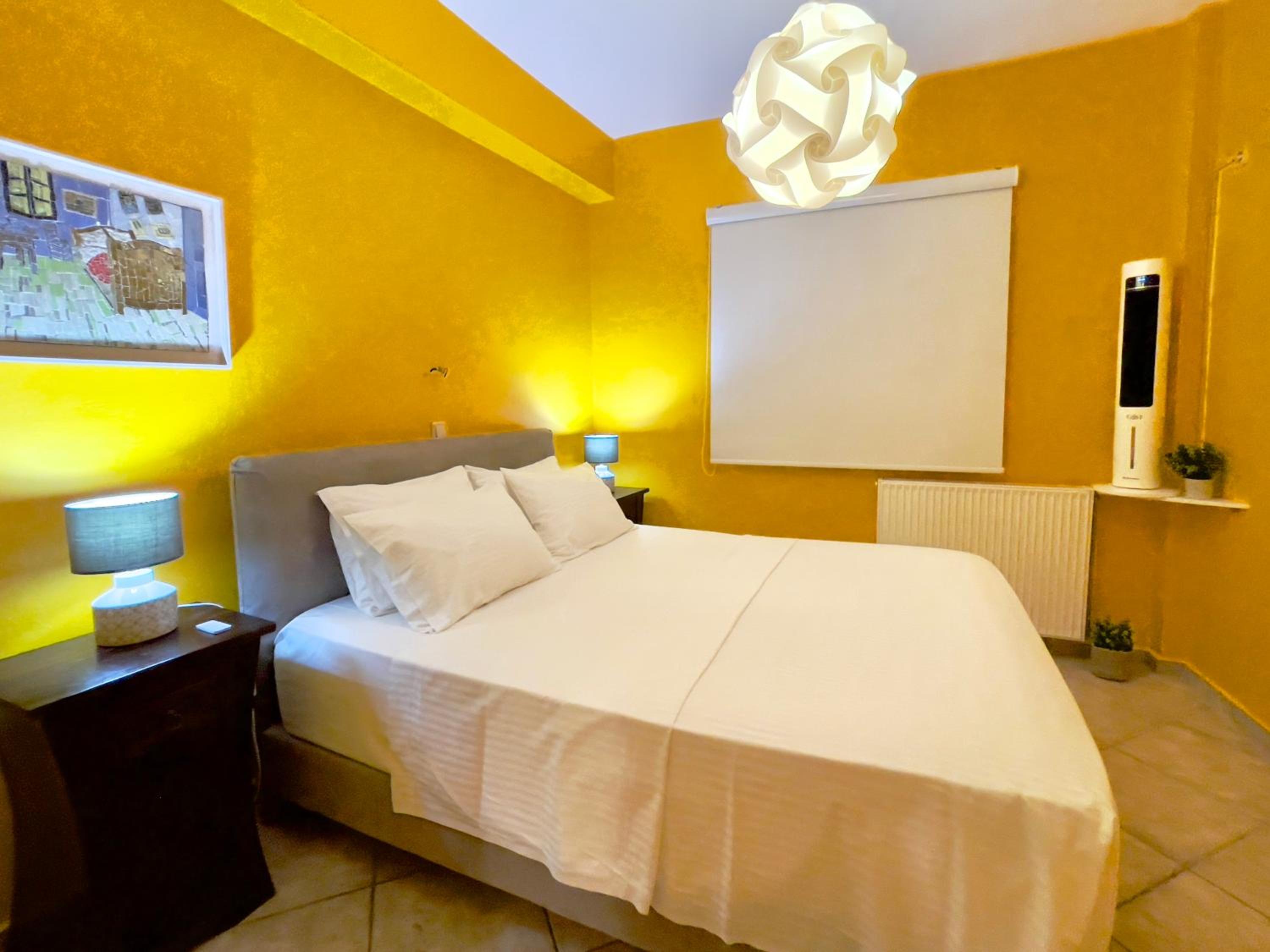 Deluxe One-Bedroom Apartment with City View photo 2