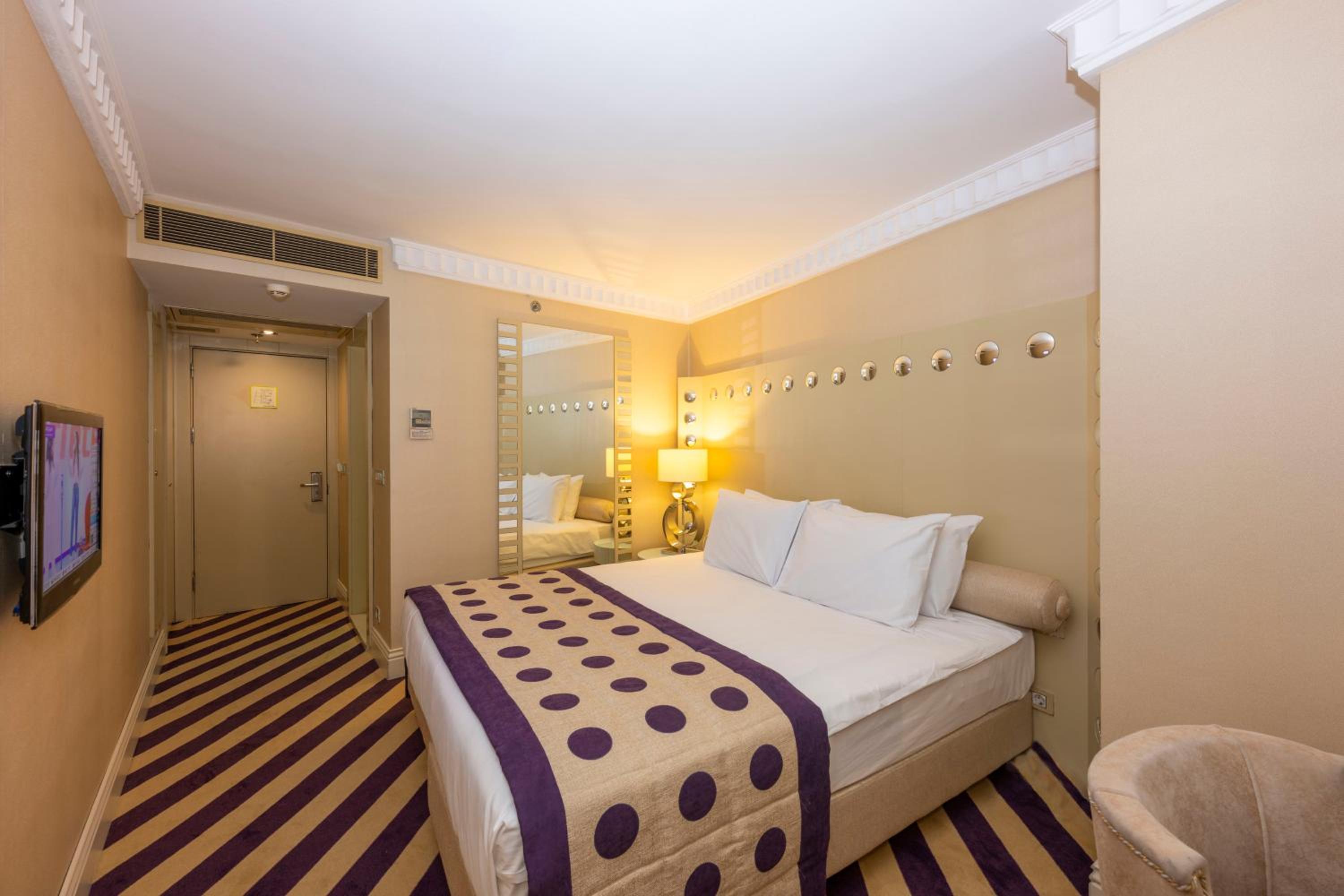 Budget Double Room photo 3