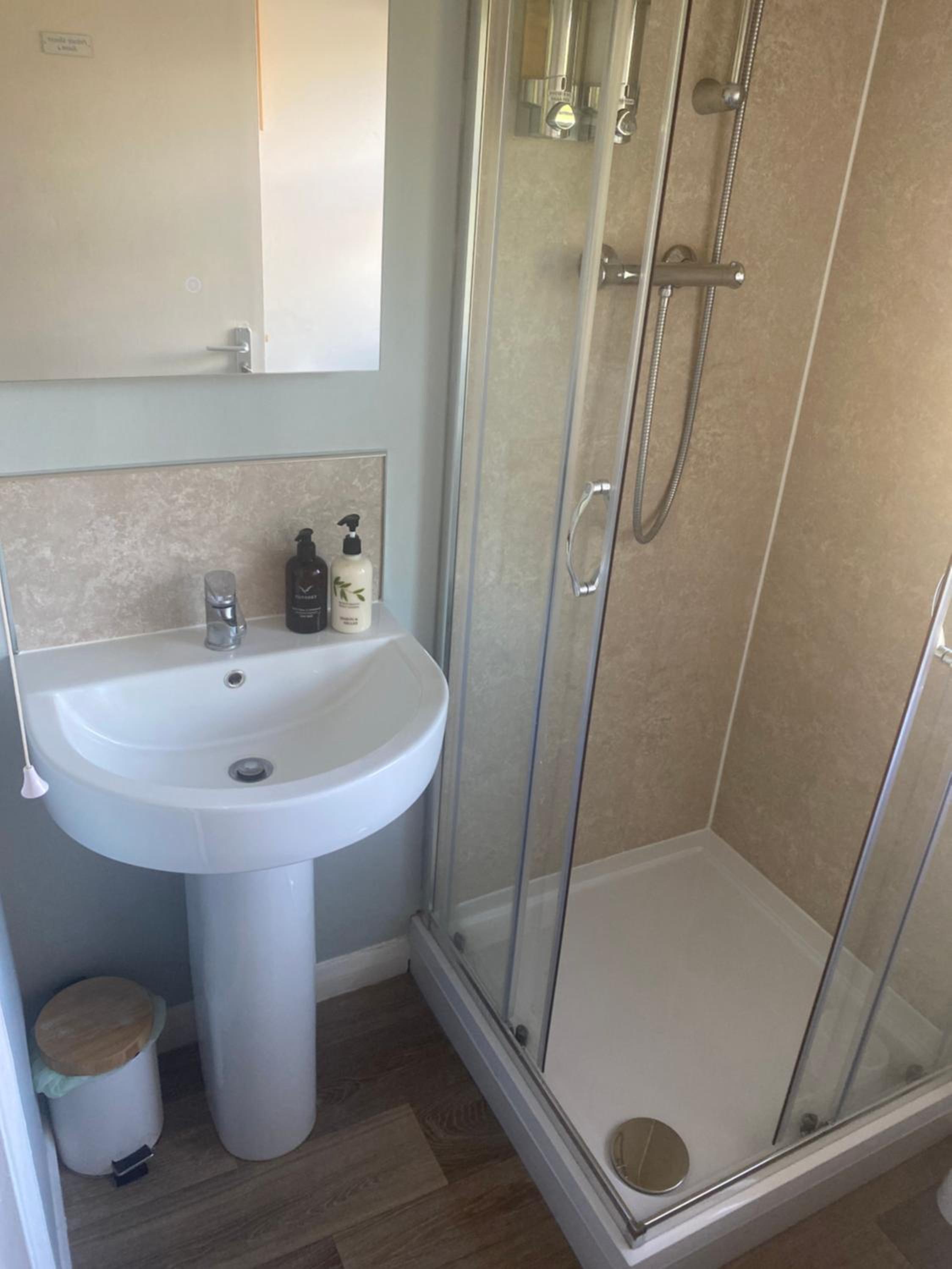 Twin Room with Private External Bathroom