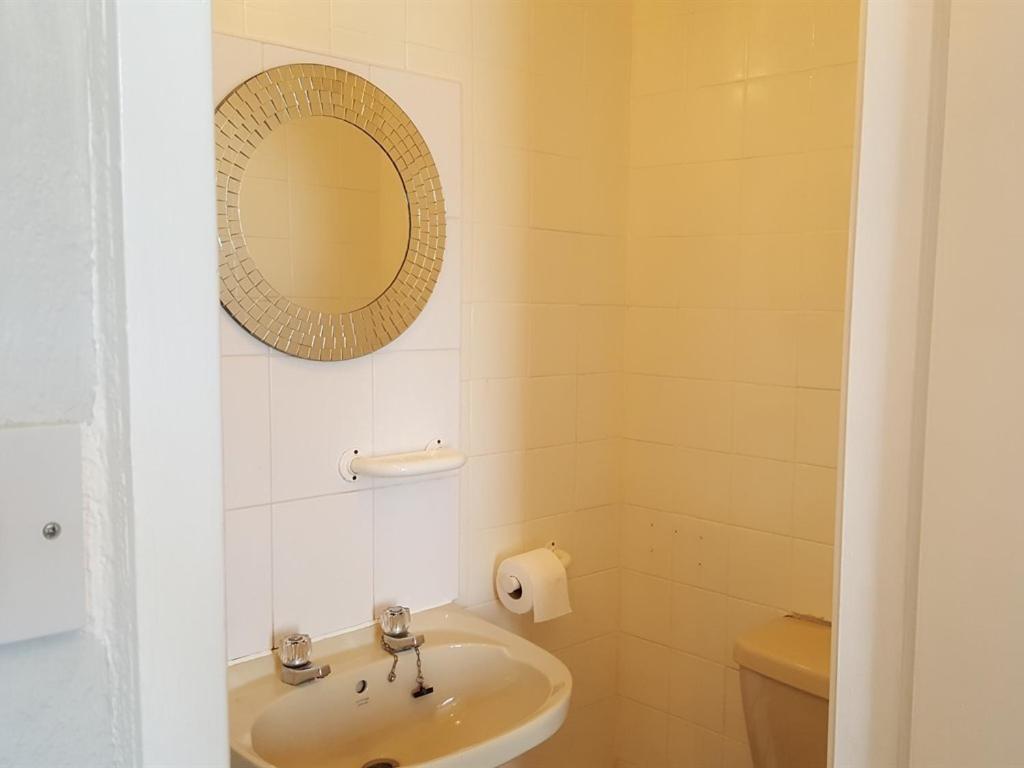 Budget Single Room photo 2