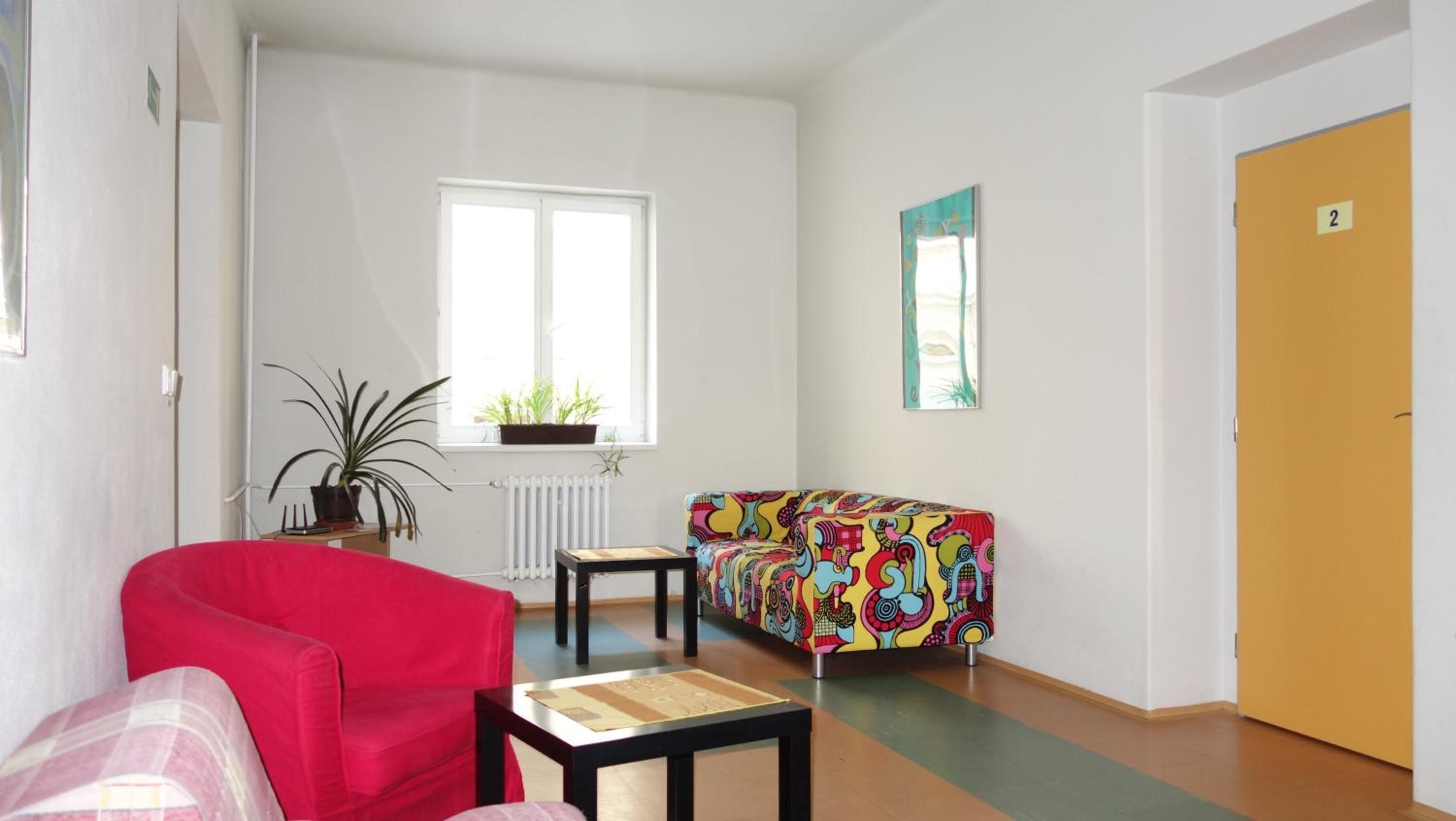 Standard Twin Room - Photo 8