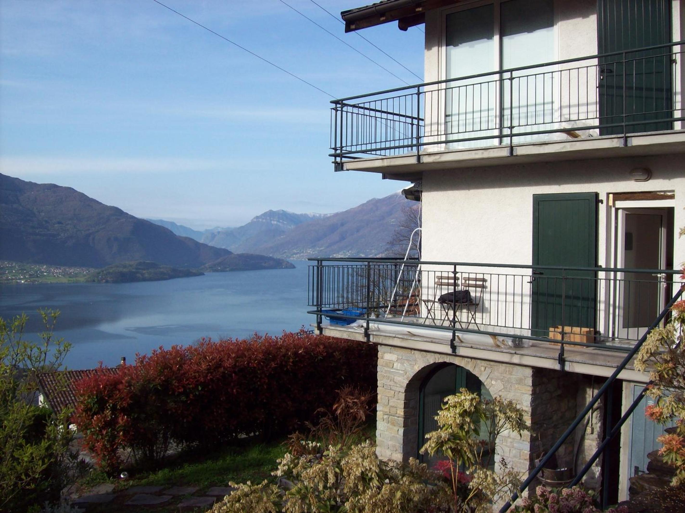 Apartment with Lake View photo 2