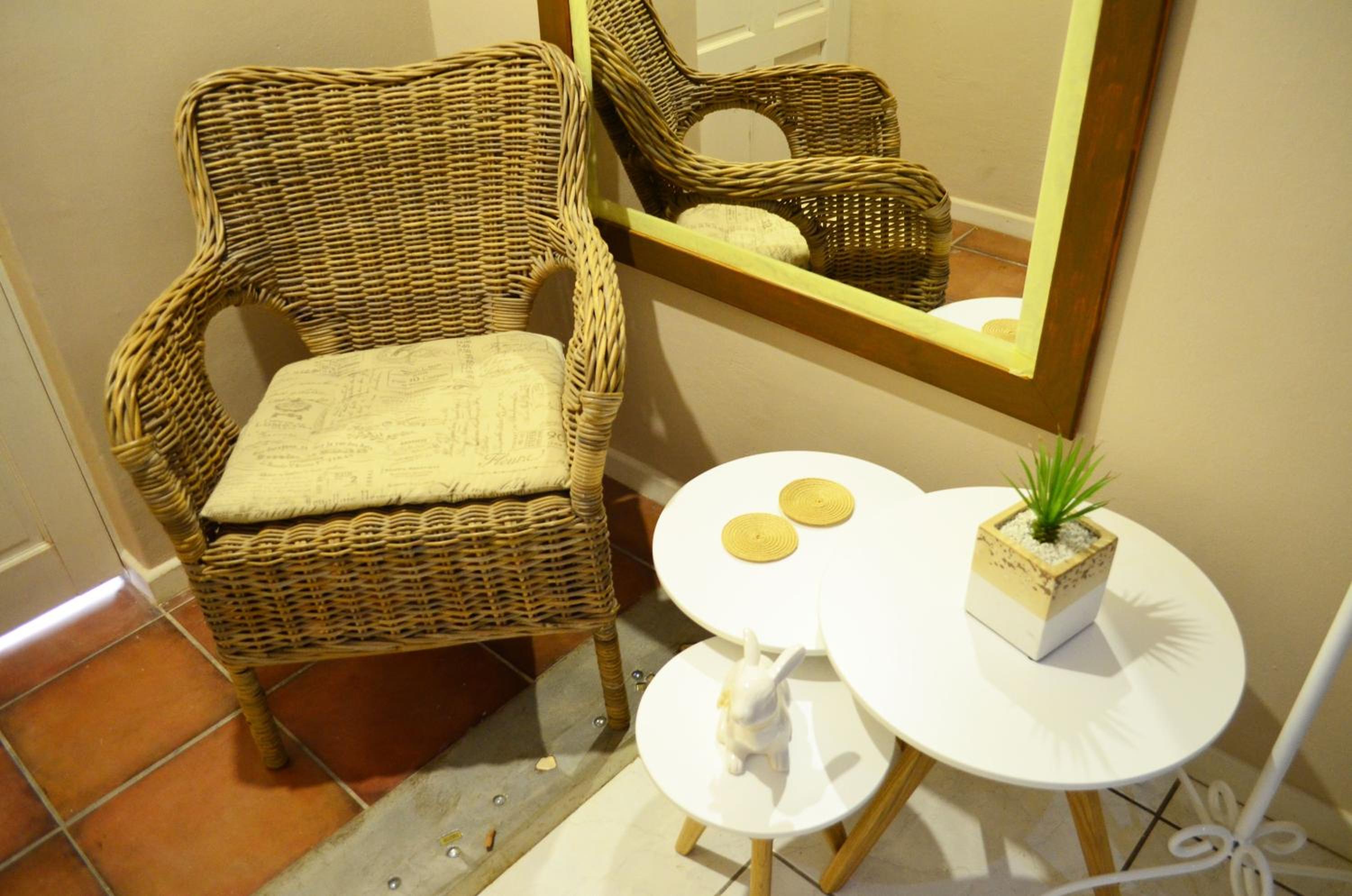 One-Bedroom Suite - Photo 5