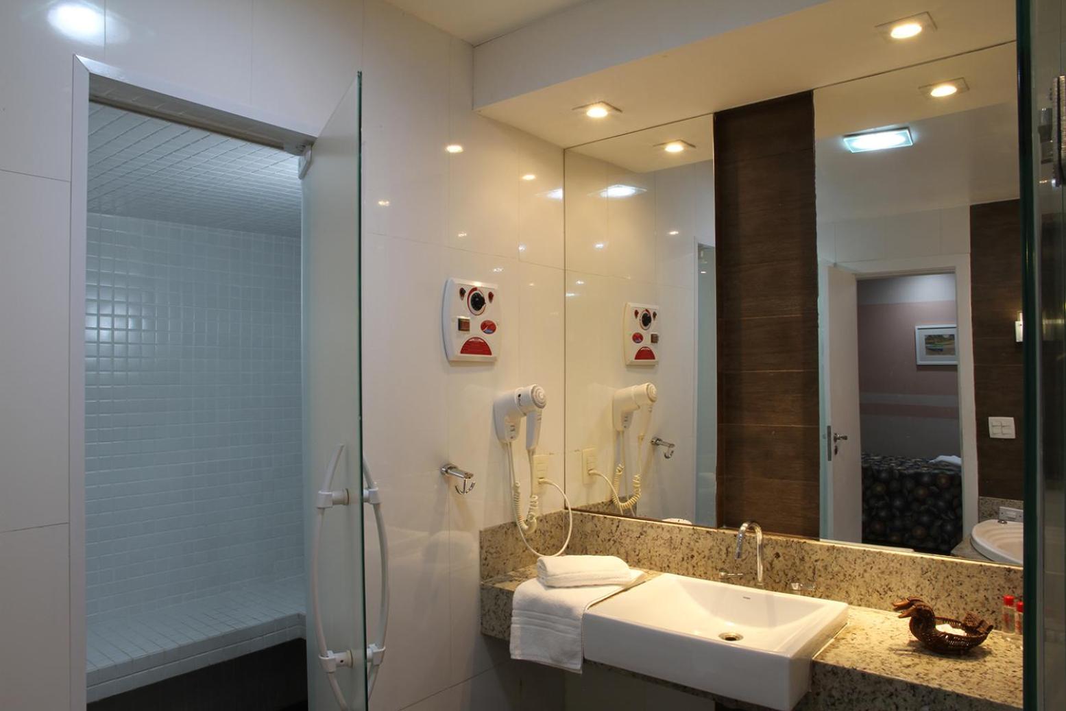 Suite with Hot Tub photo 3