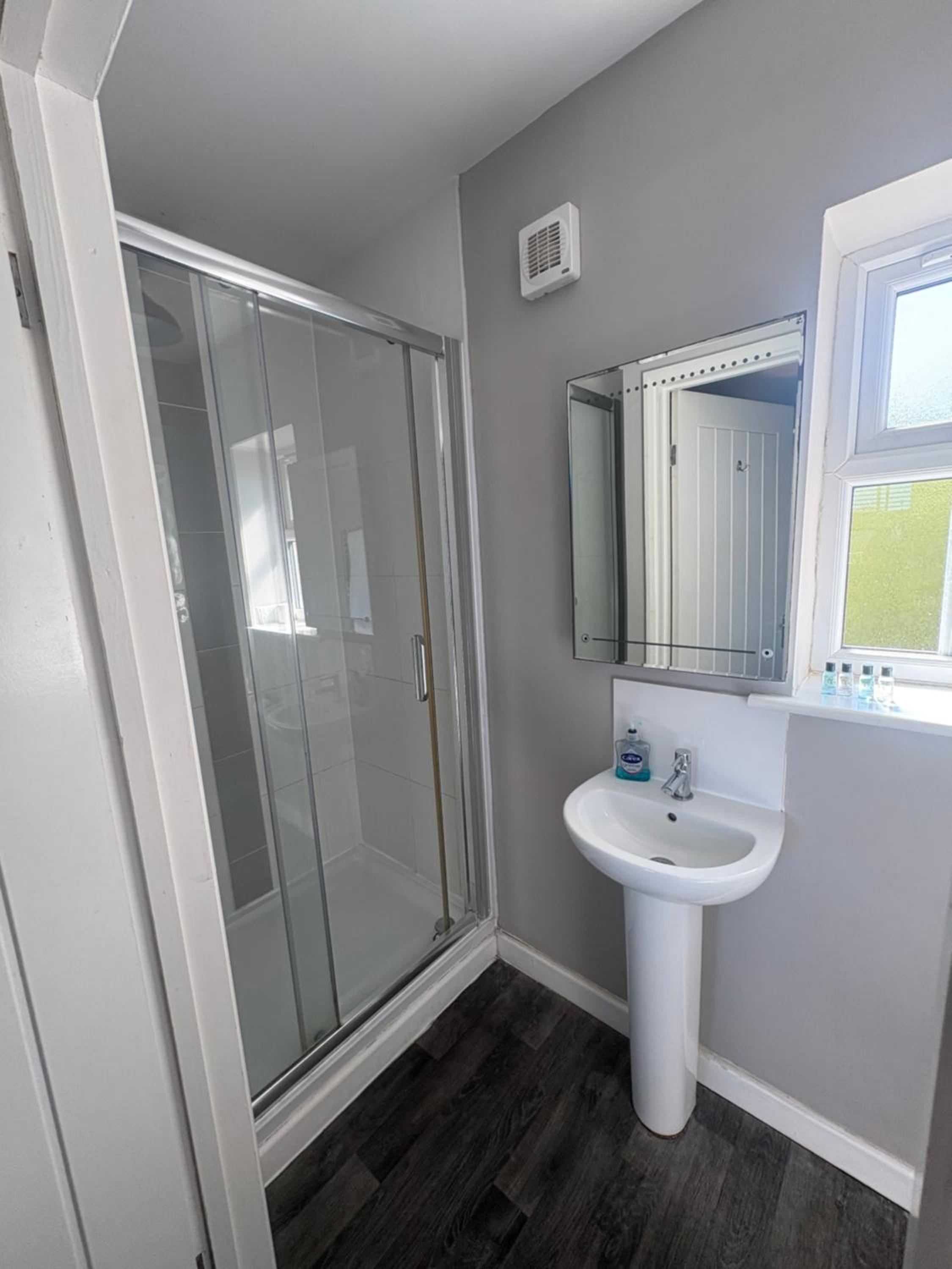 Double or Twin Room photo 3
