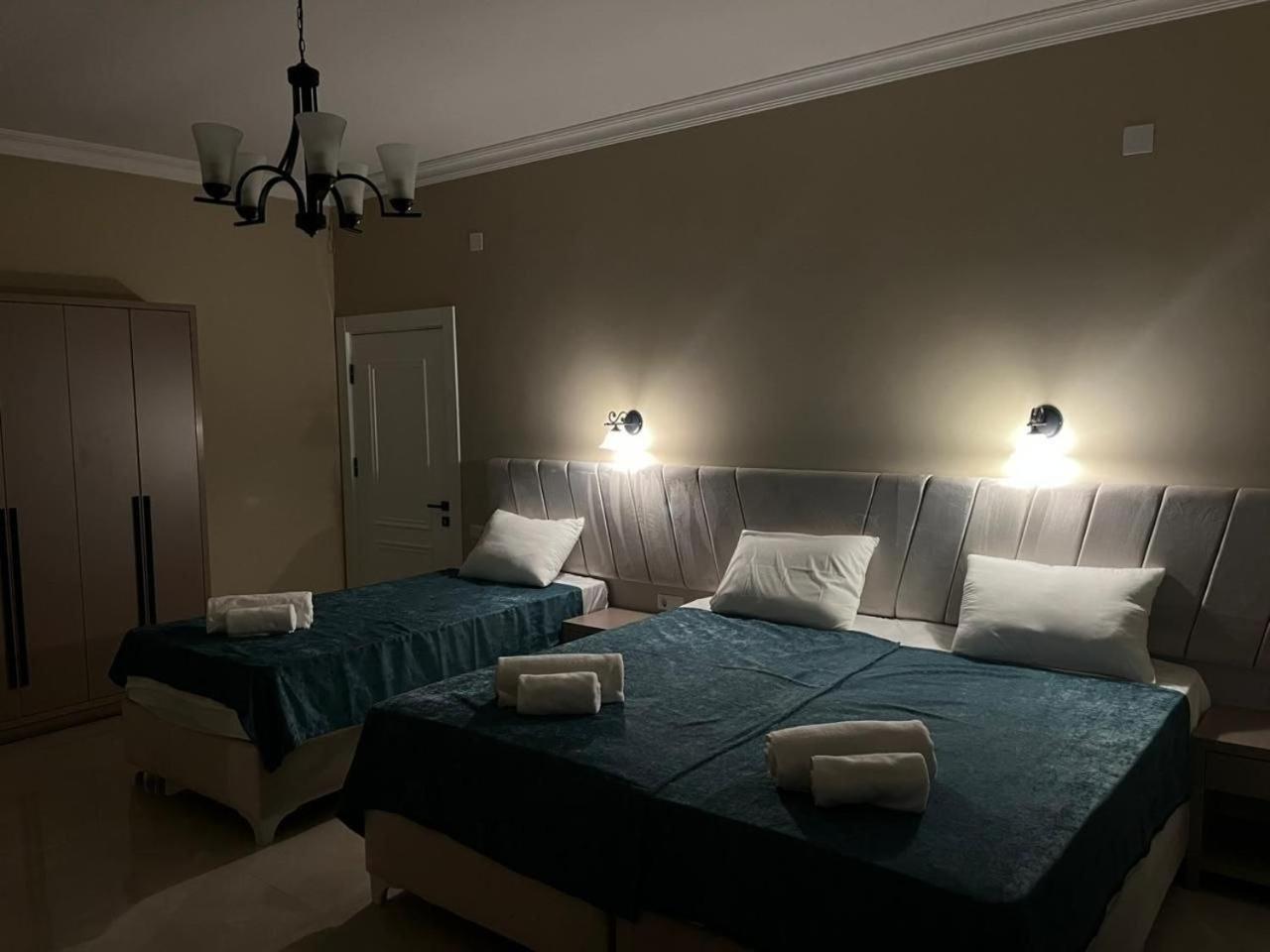 Classic Triple Room, Wing C photo 1