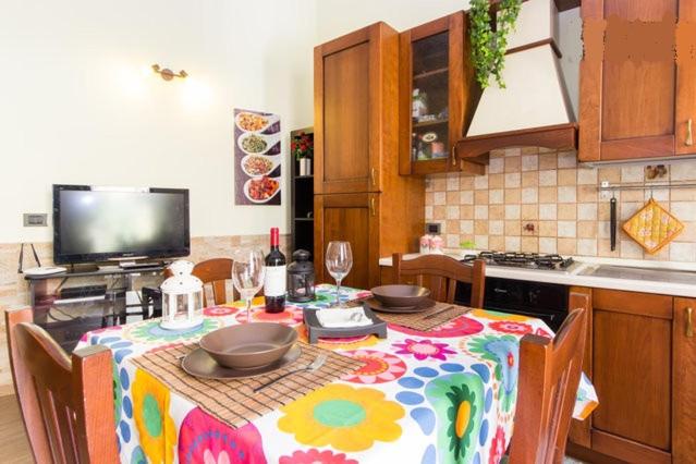 Apartment with Terrace - Photo 11
