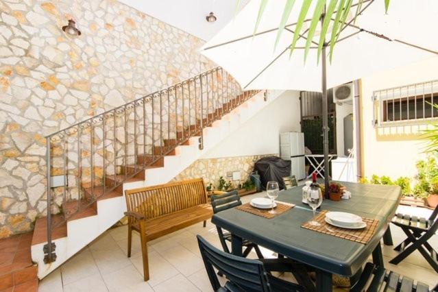 Apartment with Terrace - Photo 7