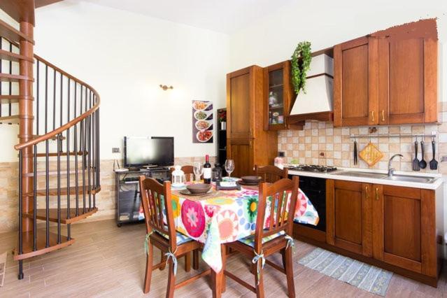 Apartment with Terrace - Photo 10