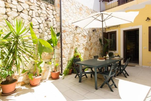 Apartment with Terrace - Photo 8
