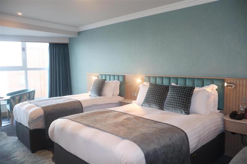 Deluxe Double or Twin Room with Sea View - Photo 1